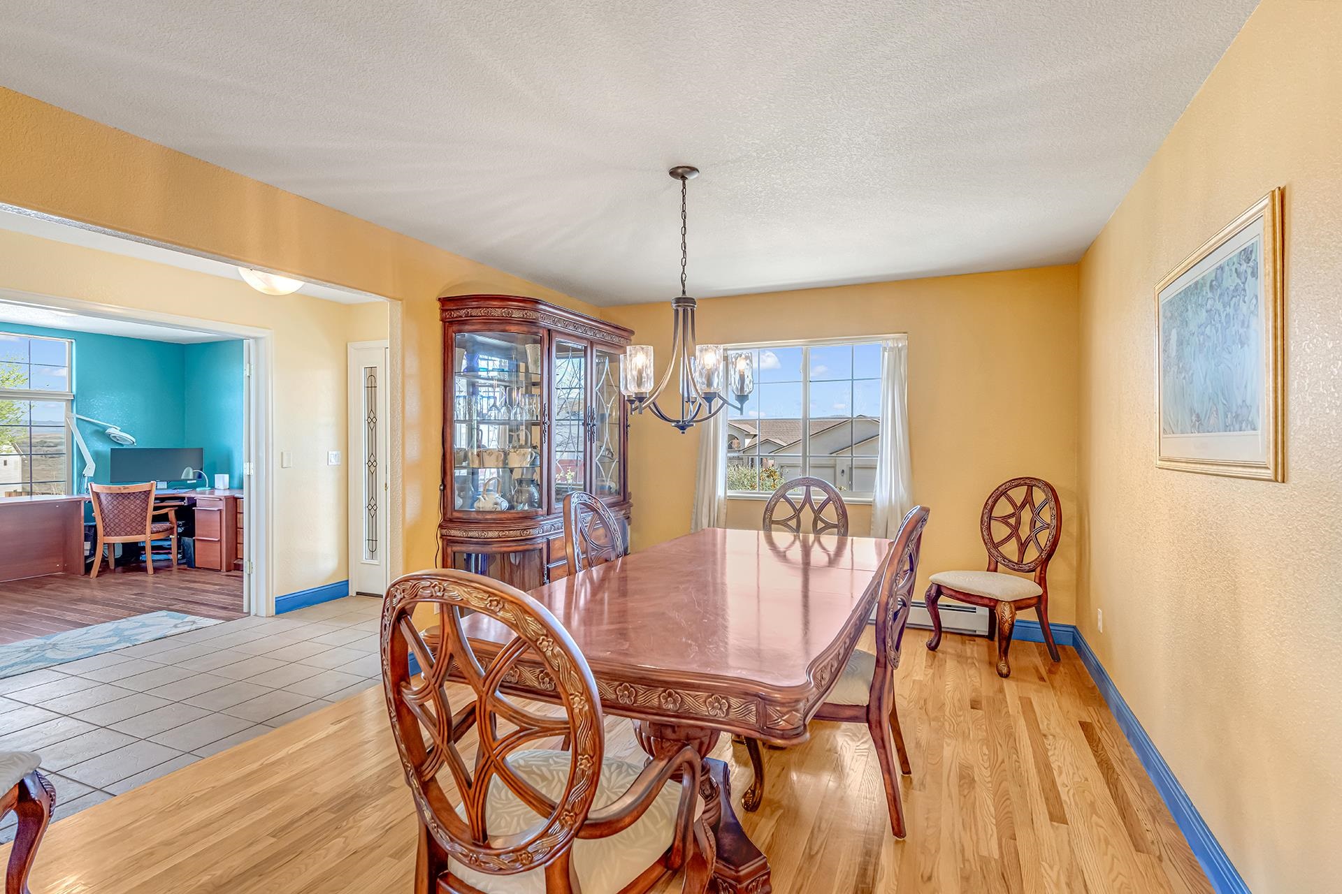 927 Crown Court Property Photo 6