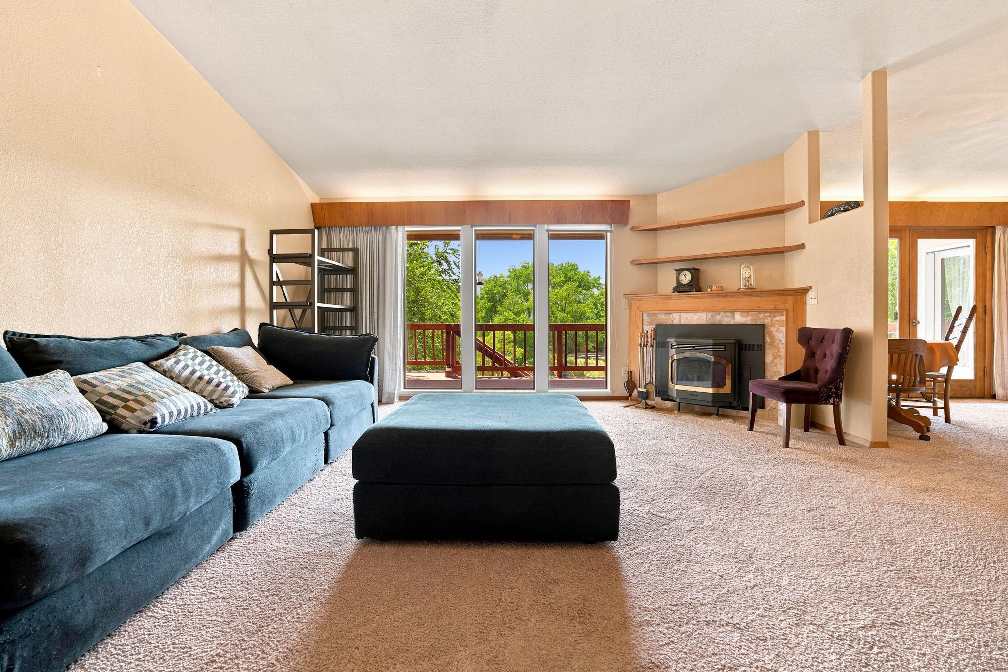 539 1/2 Ridgestone Court Property Photo 6