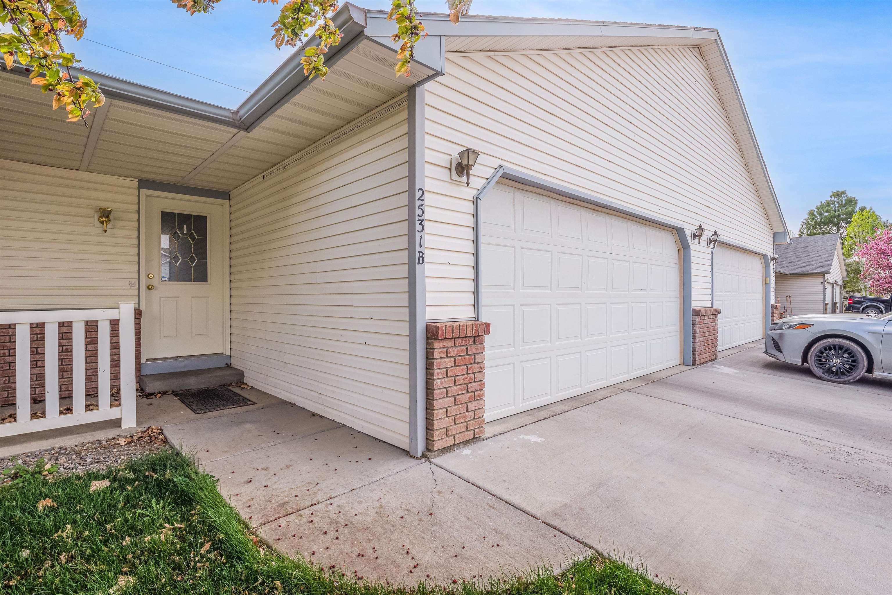 2531 Shetland Drive Property Photo 1
