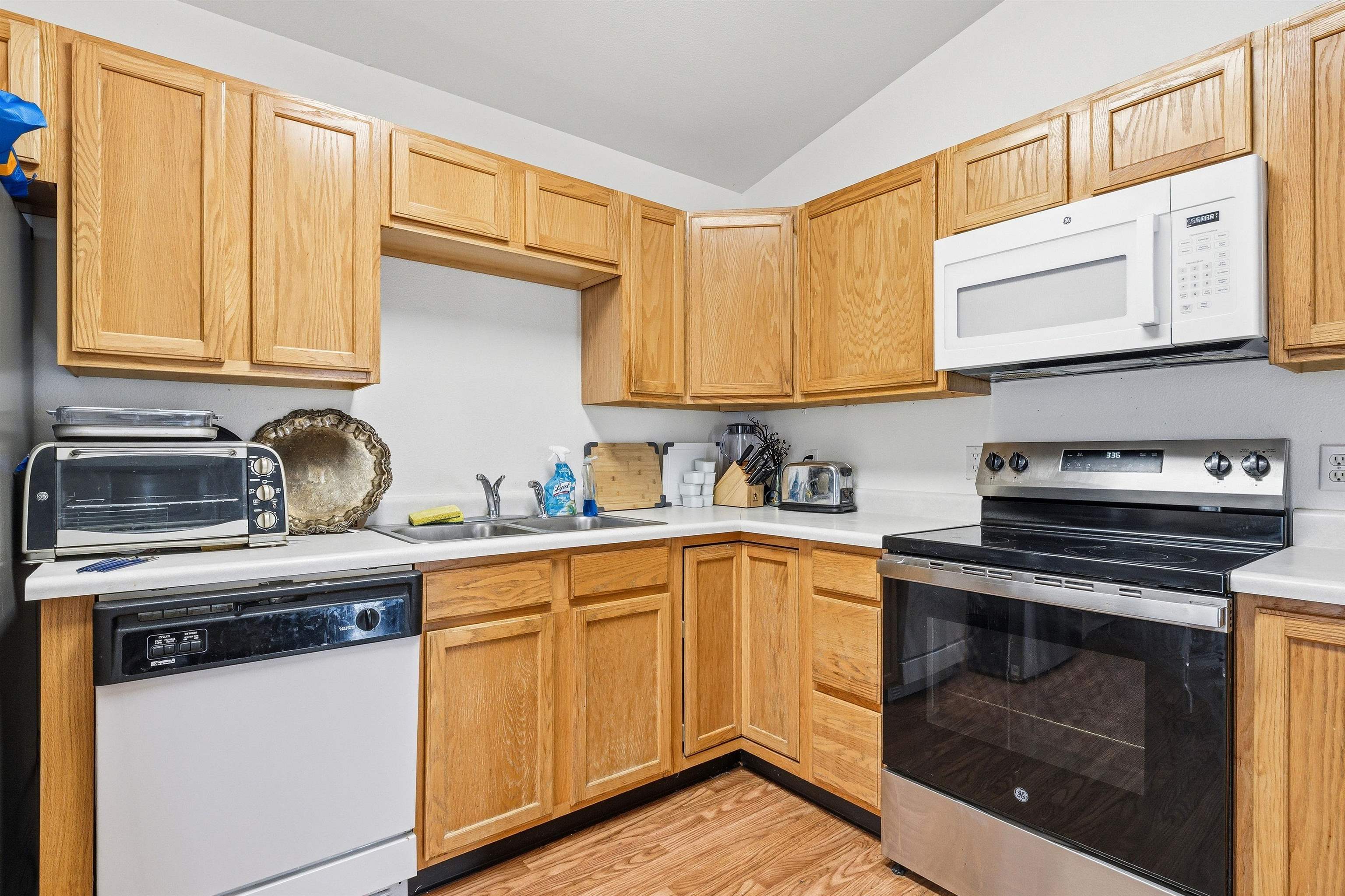 2531 Shetland Drive Property Photo 12