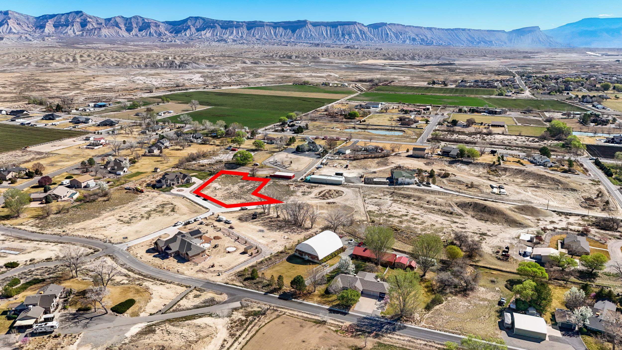916 25 3/4 Road Property Photo 3