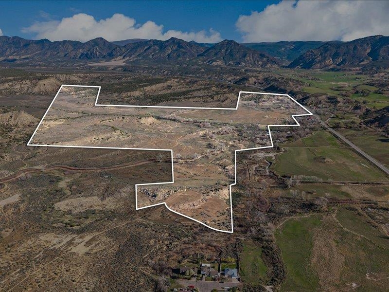 3269 Highway 13 Property Photo 1