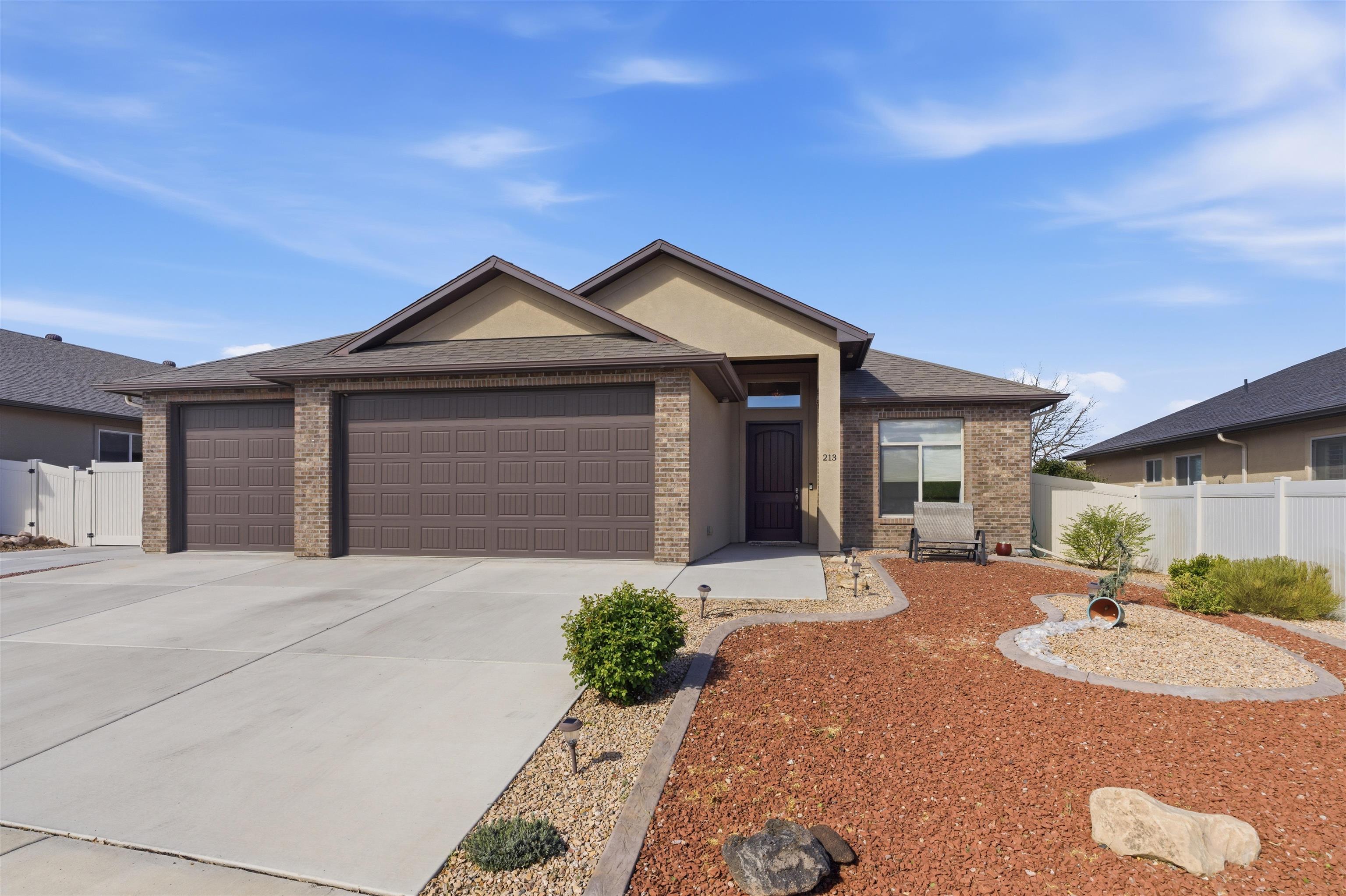 213 Basalt Street Property Photo 1