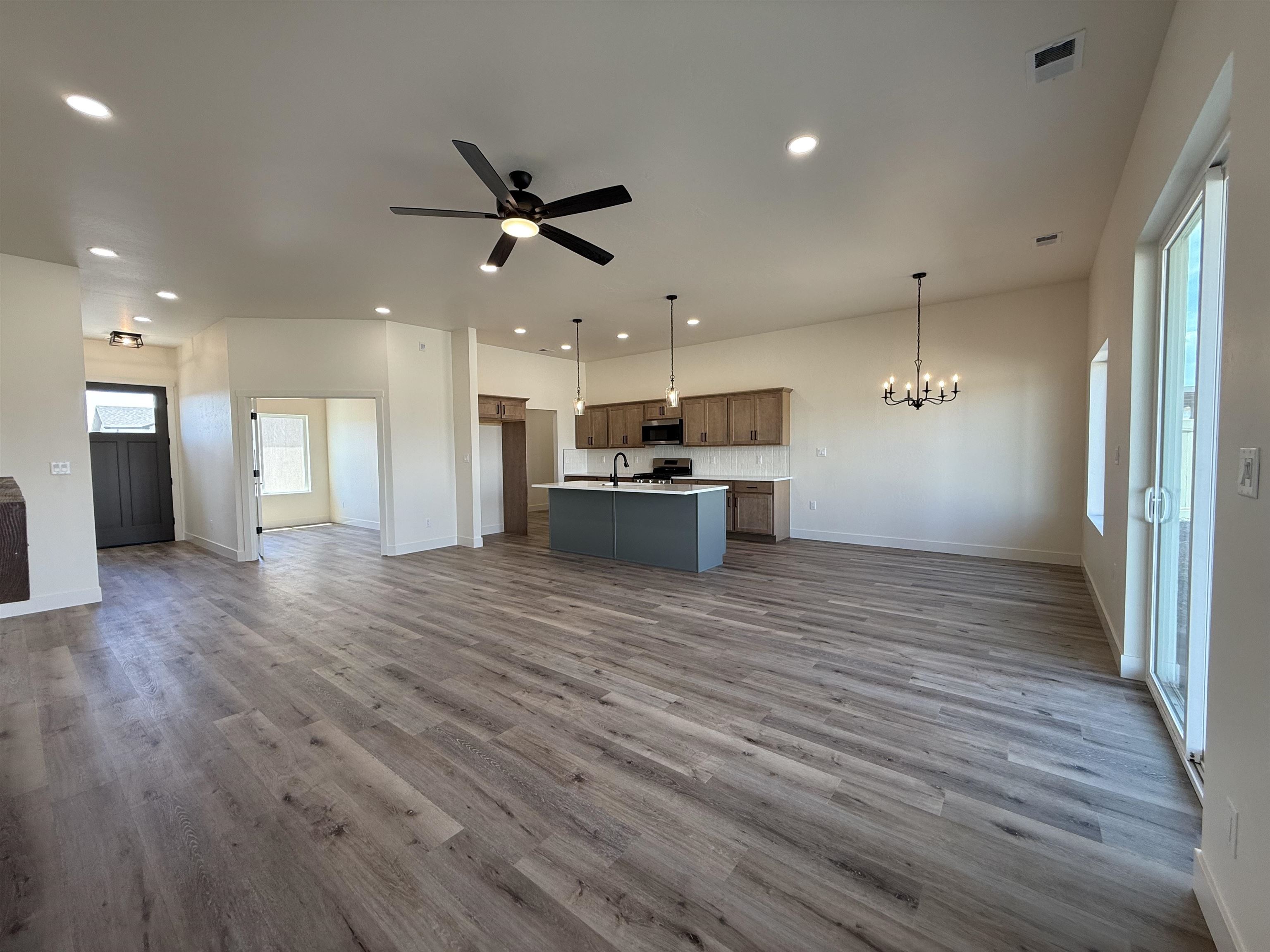 670 Sunset Valley Street Property Photo 5