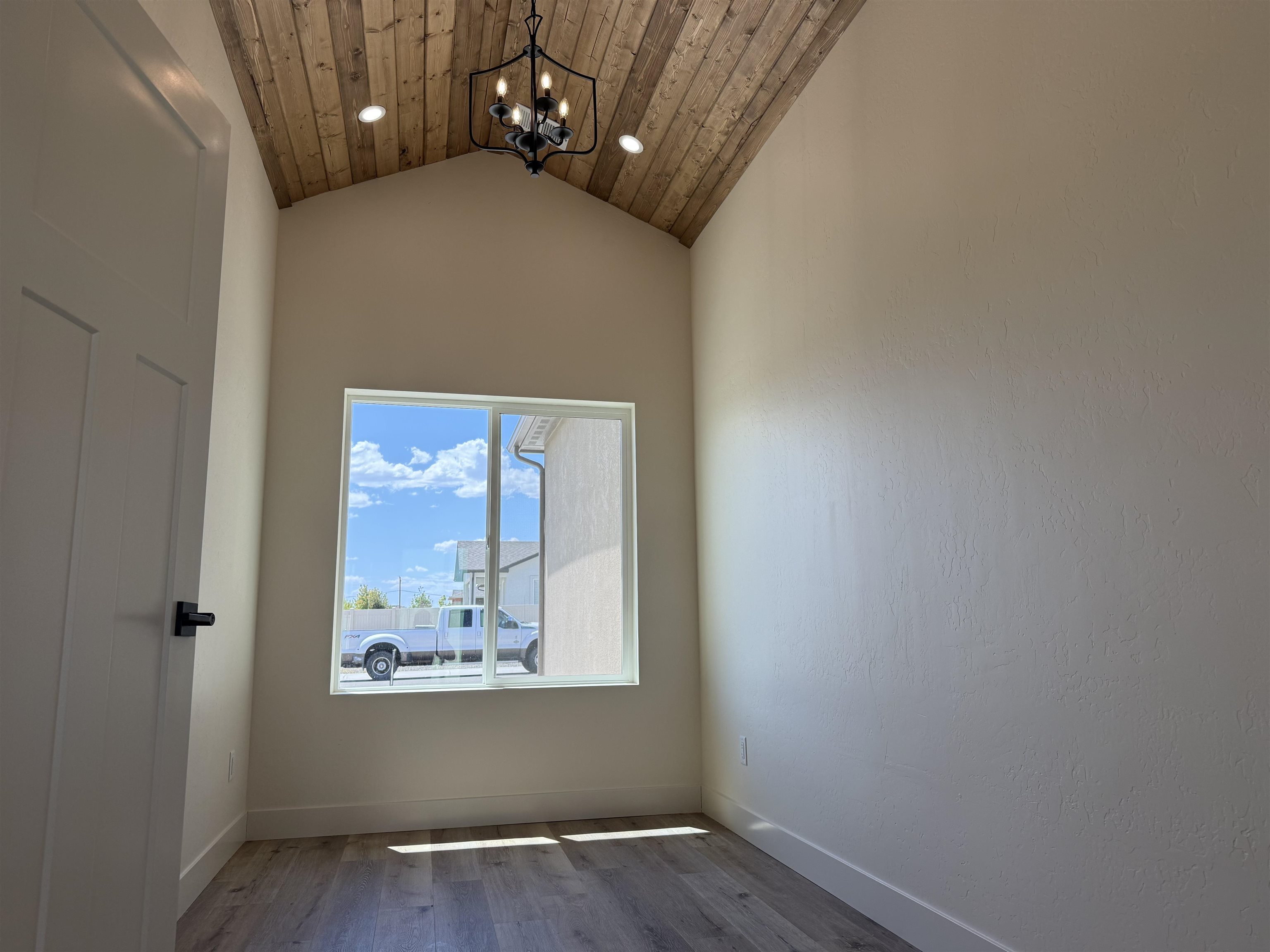 670 Sunset Valley Street Property Photo 8