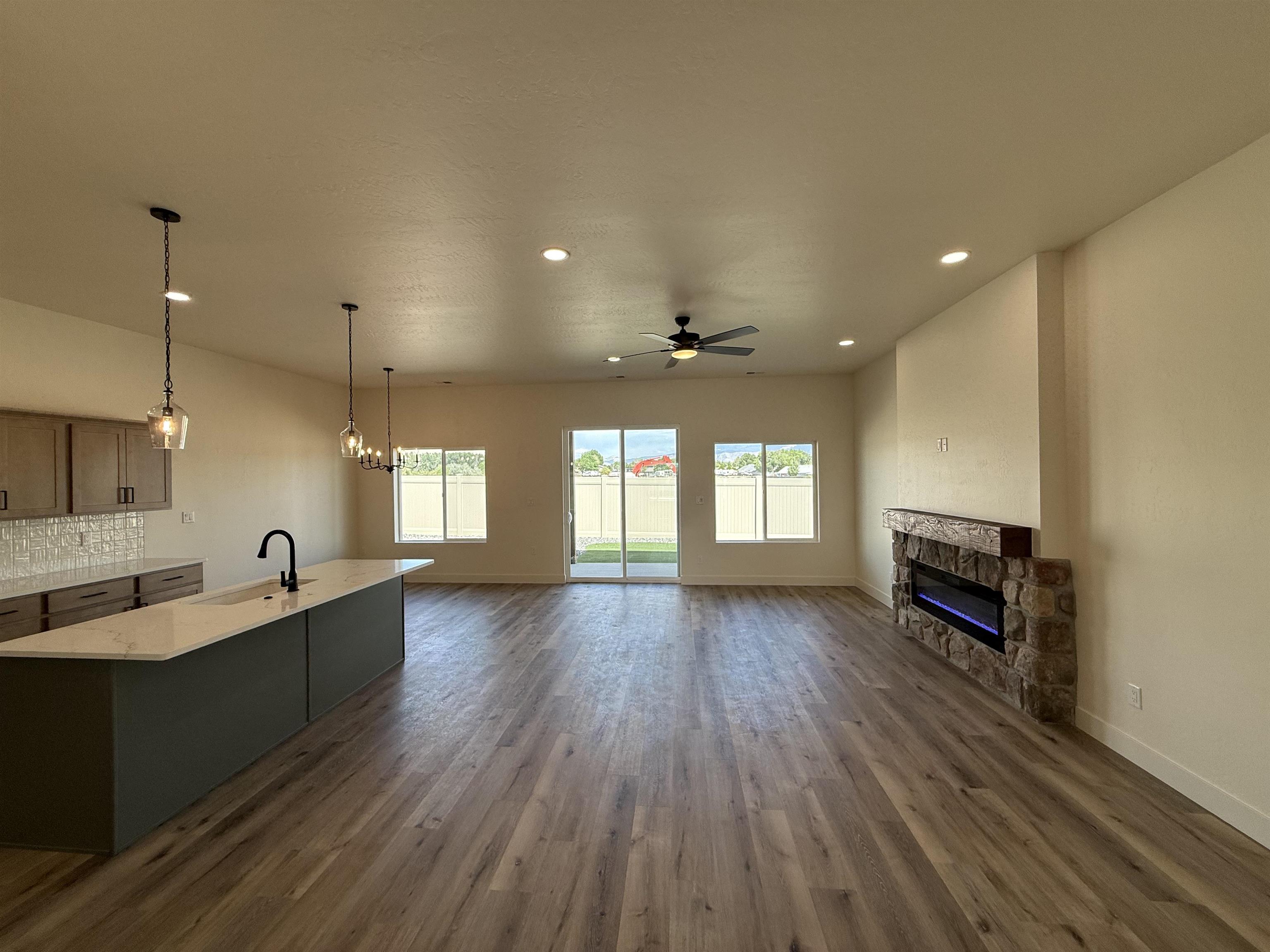 670 Sunset Valley Street Property Photo 10
