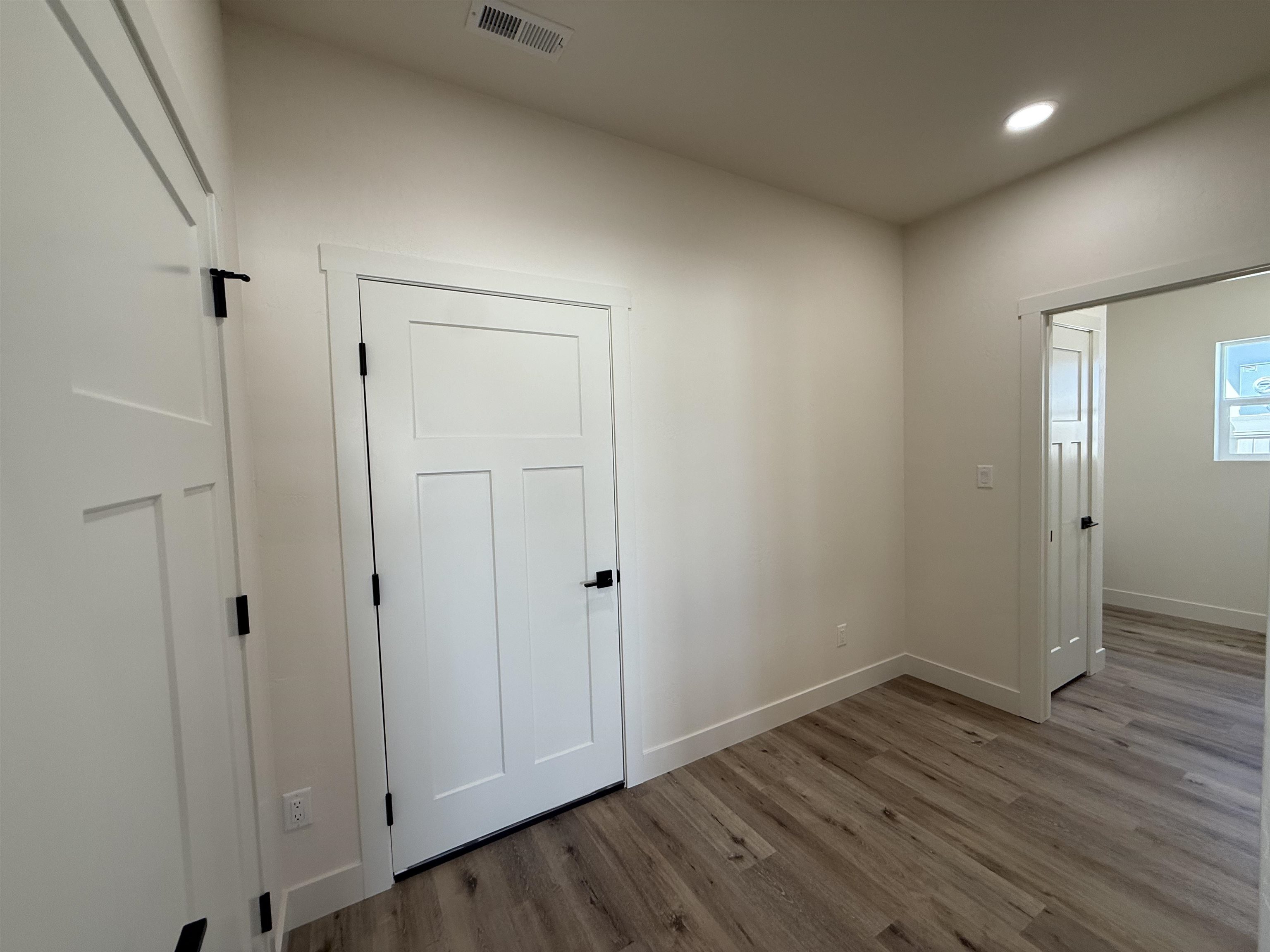 670 Sunset Valley Street Property Photo 13