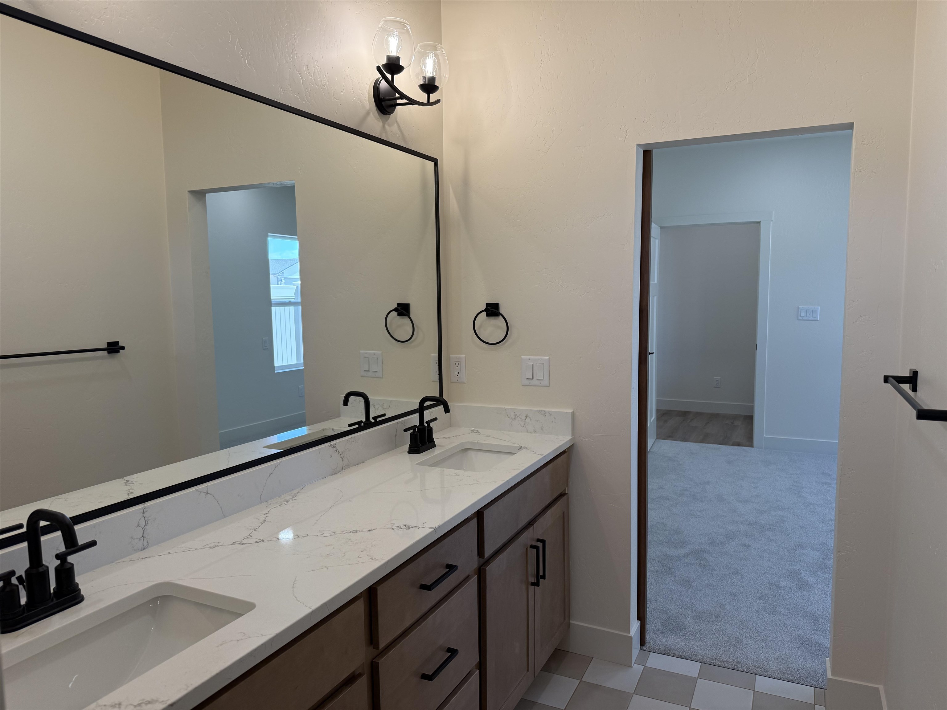 670 Sunset Valley Street Property Photo 23