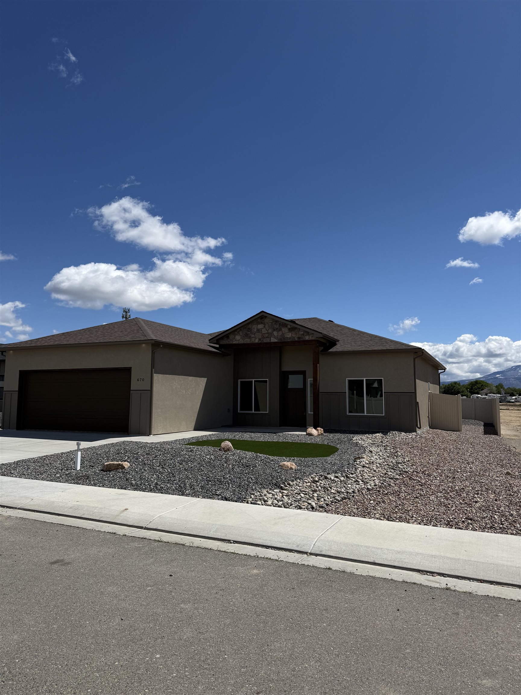 670 Sunset Valley Street Property Photo 32