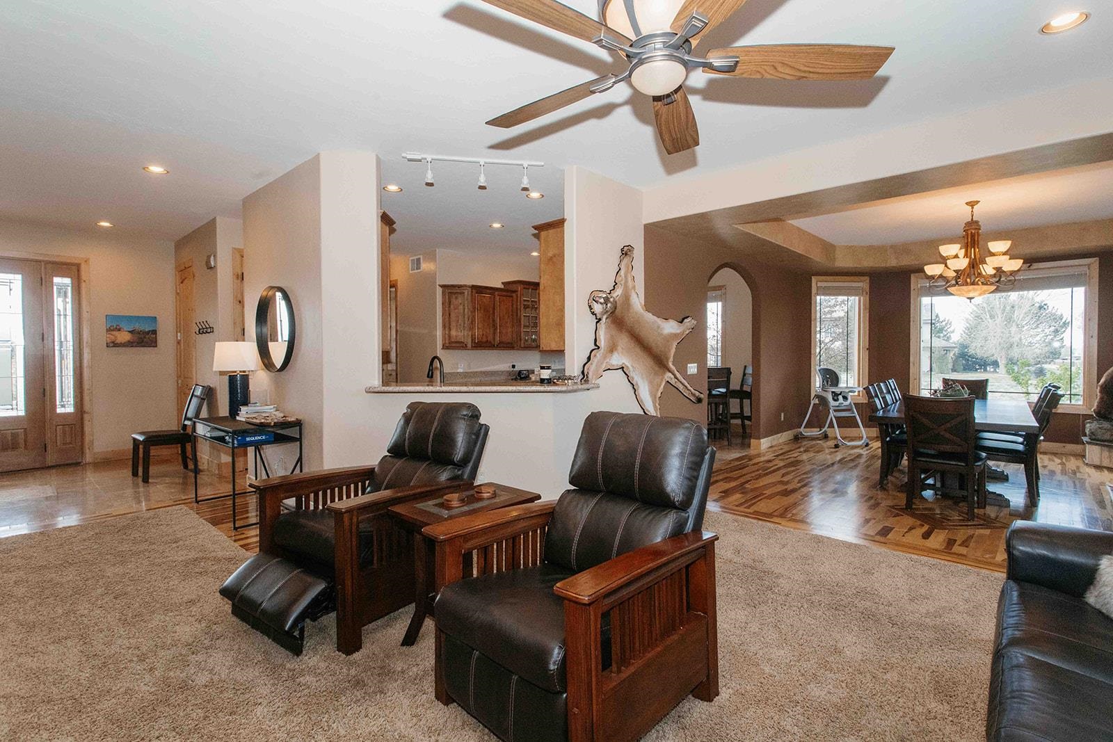 2125 Fellows Drive Property Photo 3