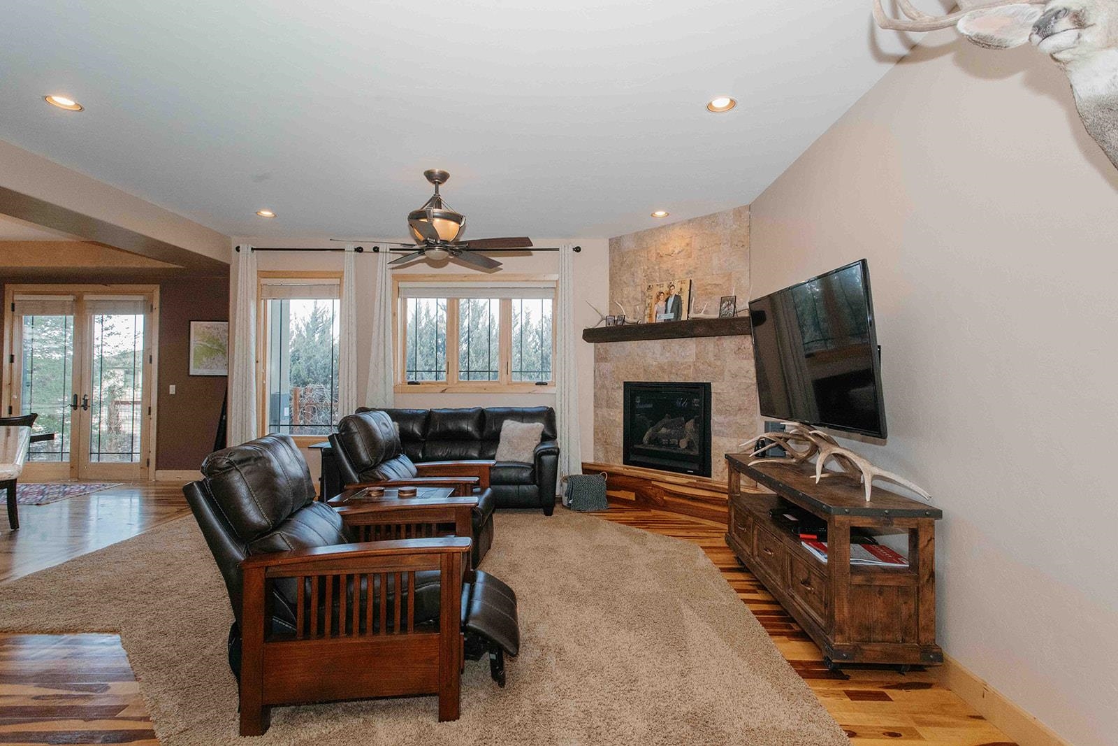 2125 Fellows Drive Property Photo 4