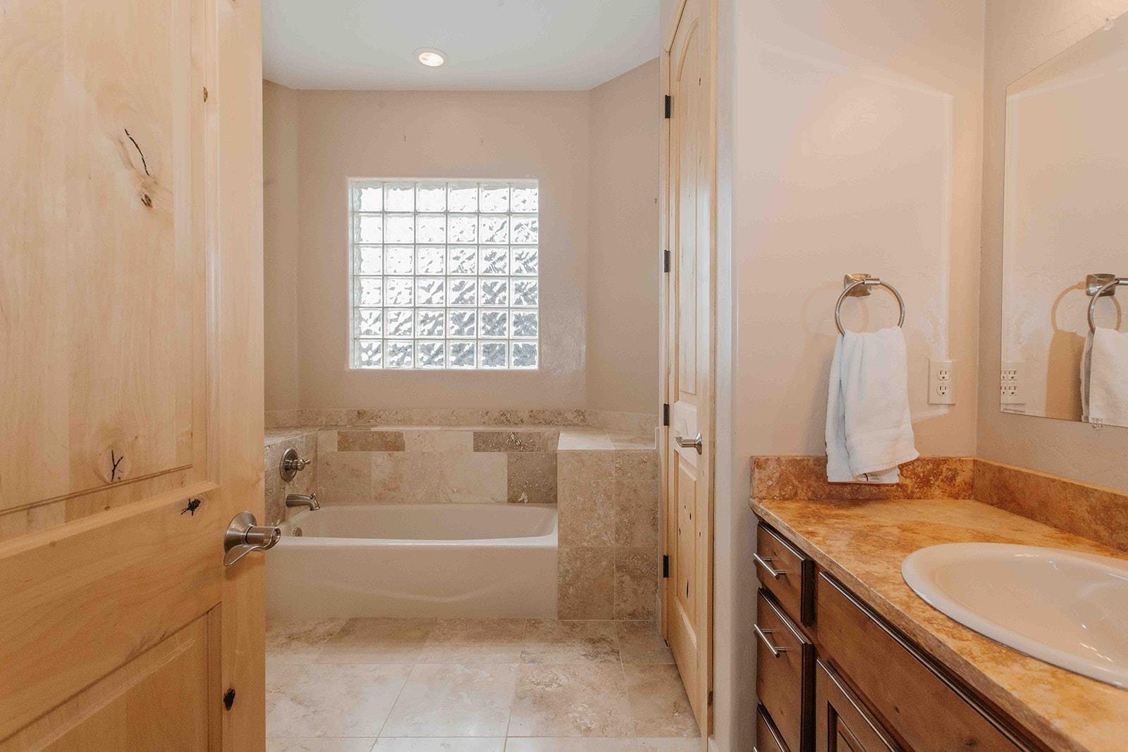 2125 Fellows Drive Property Photo 15