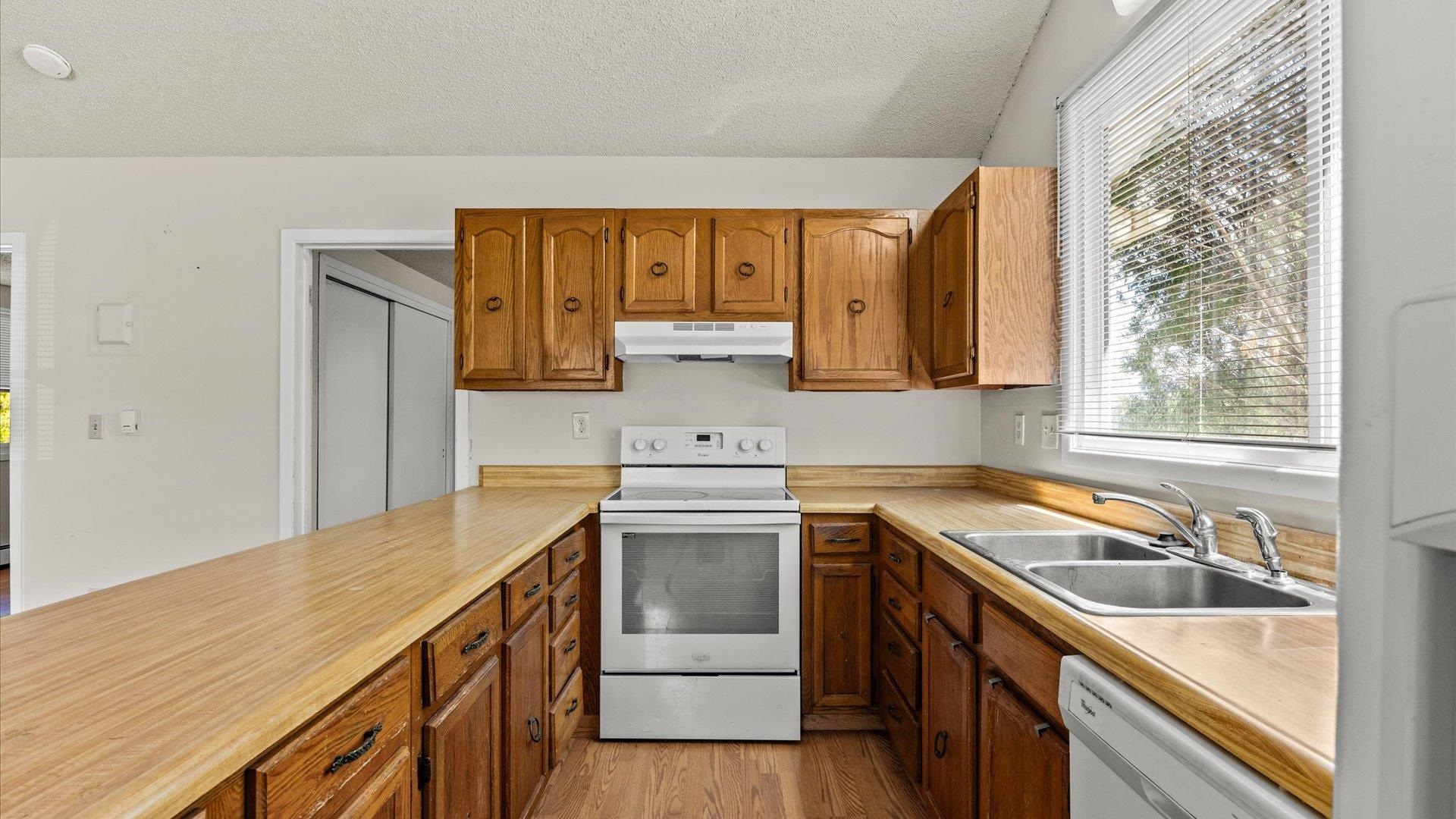 2101 Broadway Property Photo 23
