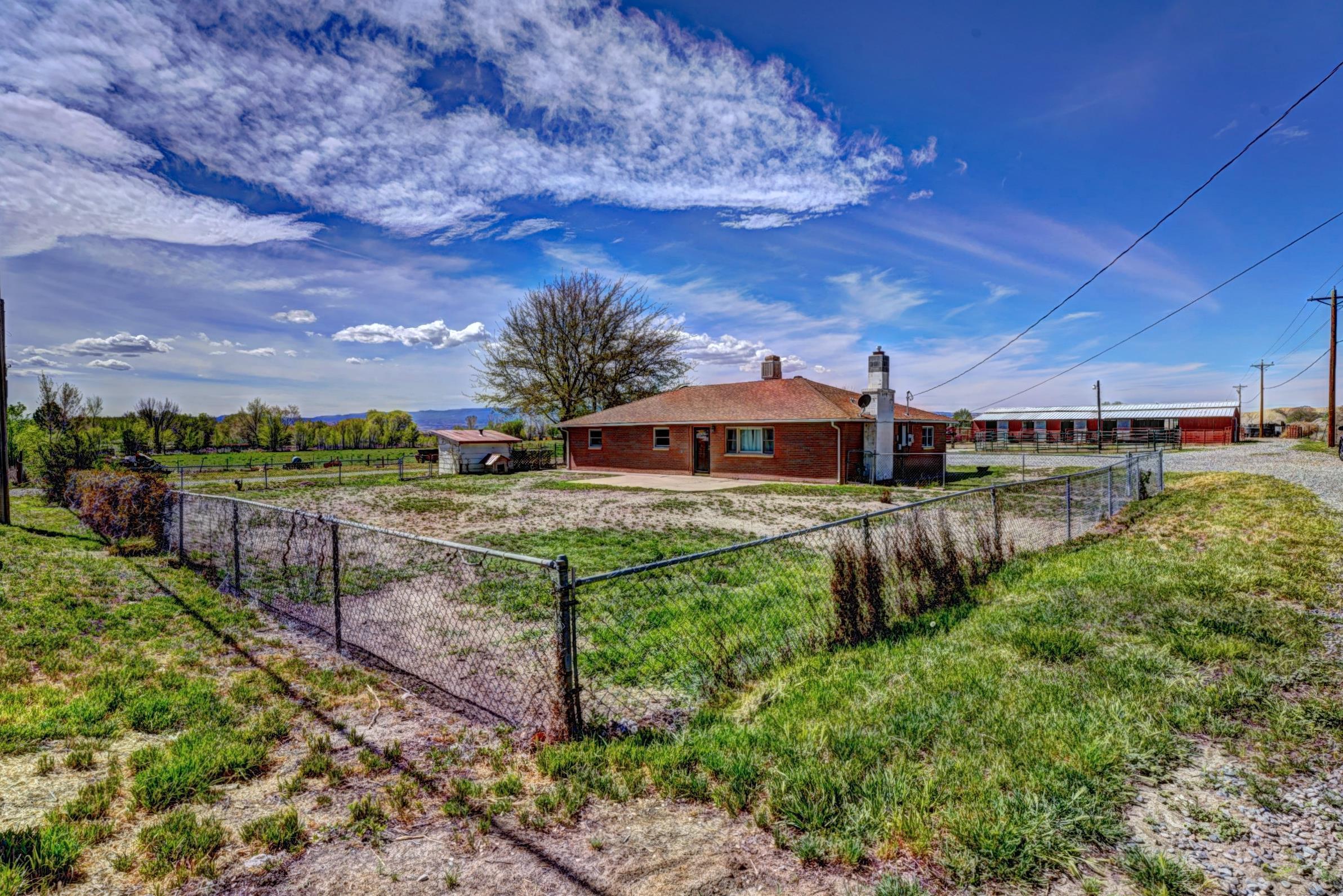 649 33 Road Property Photo 1