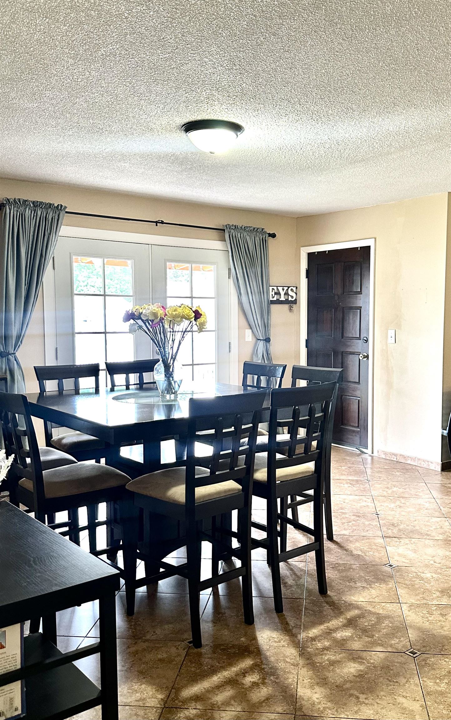 541 Teco Street Property Photo 4