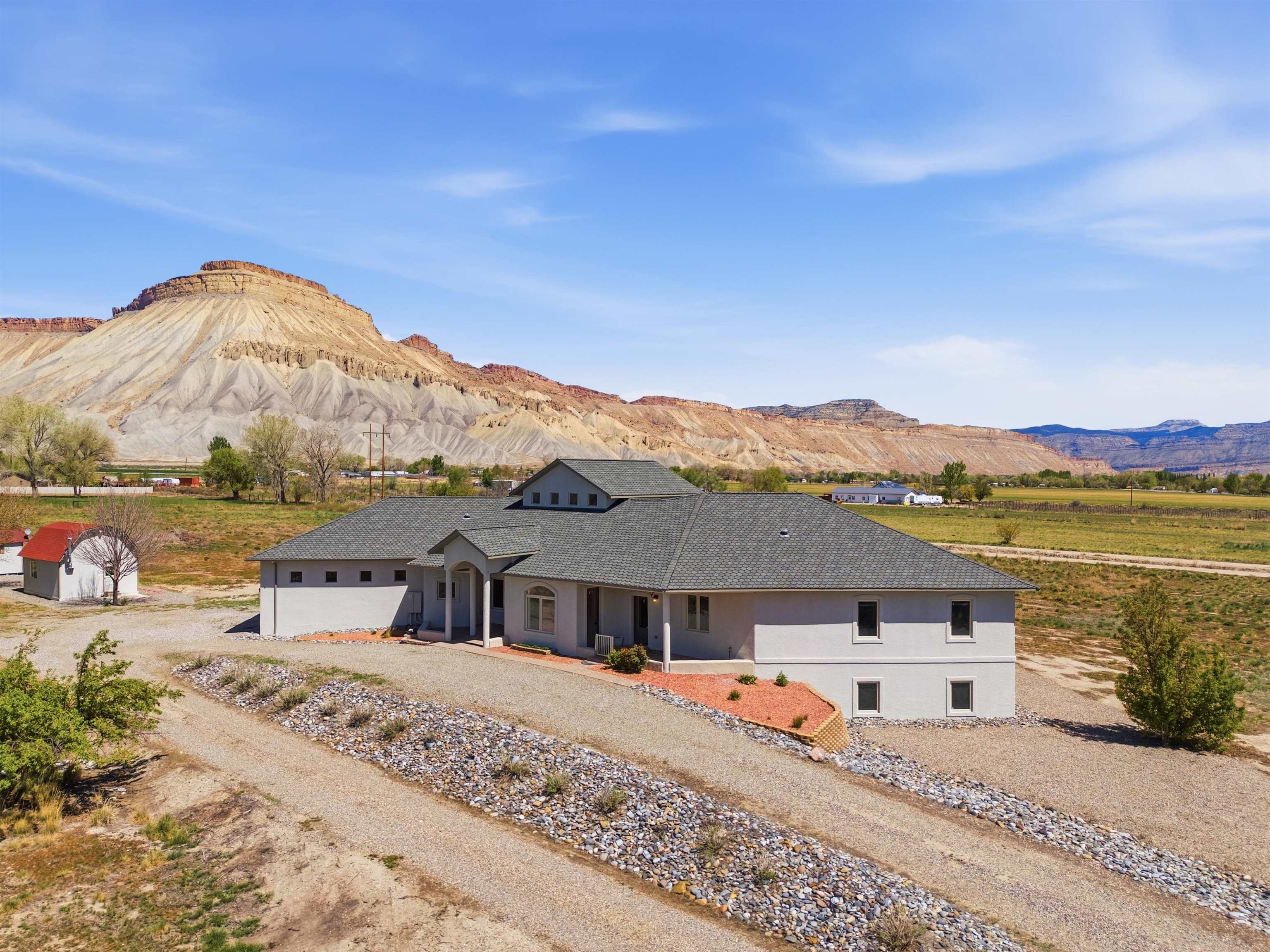 668 33 3/4 Road Property Photo 3