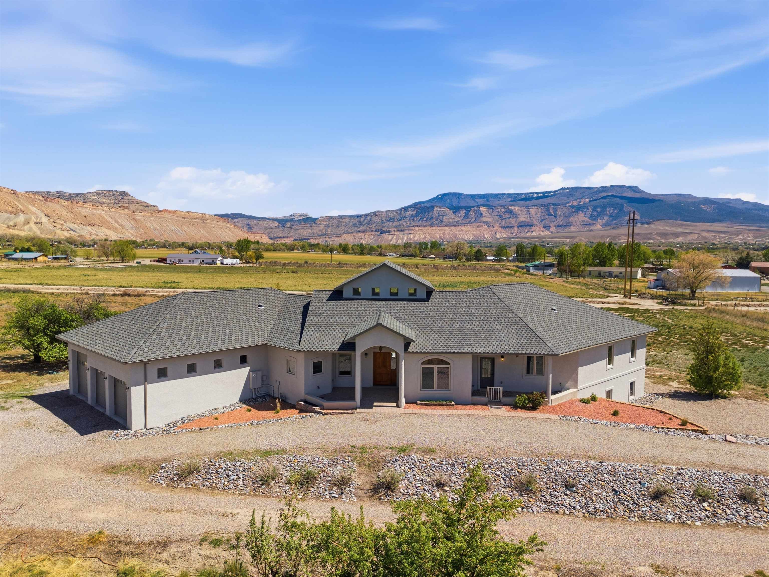 668 33 3/4 Road Property Photo 4