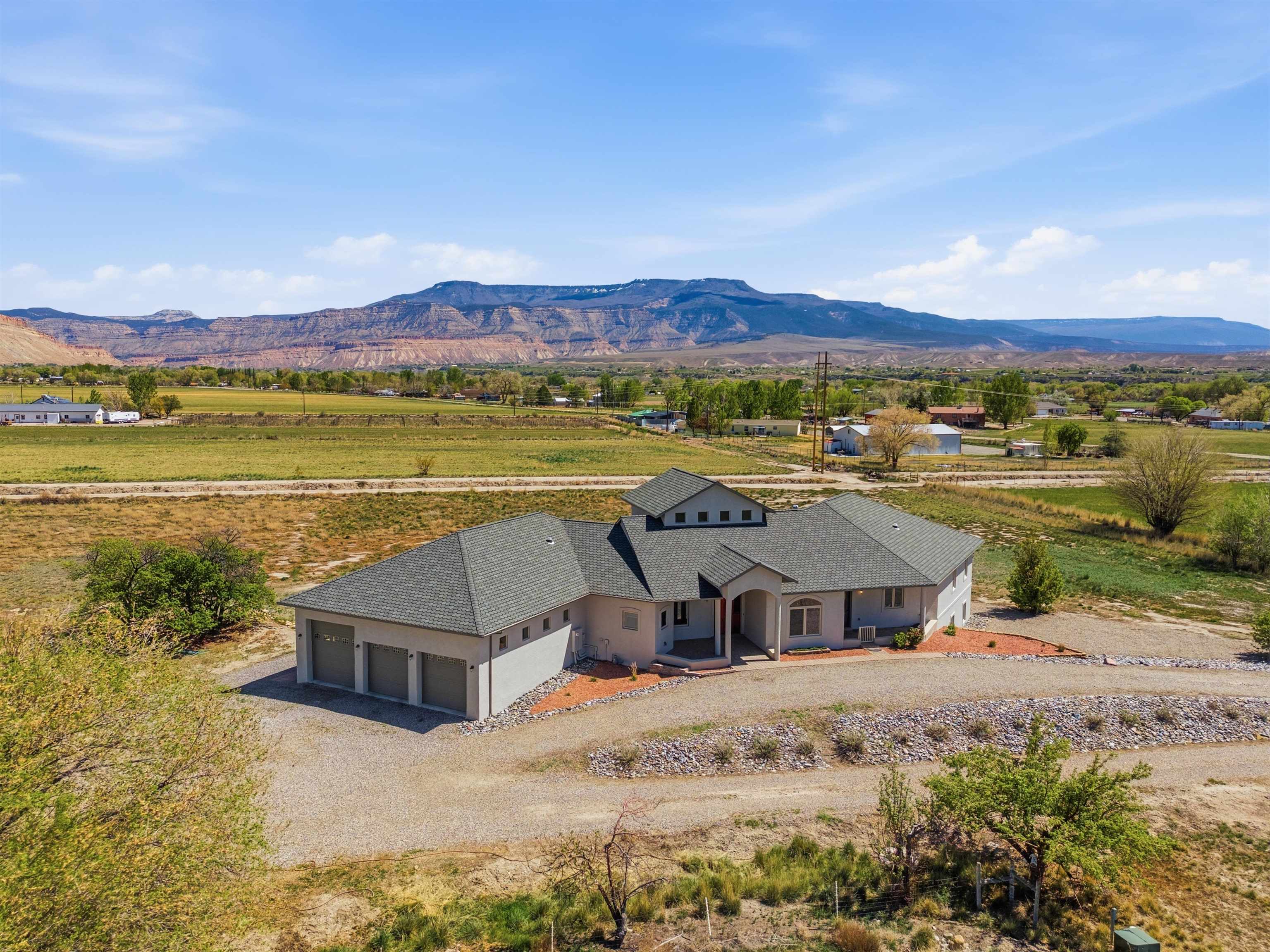 668 33 3/4 Road Property Photo 5