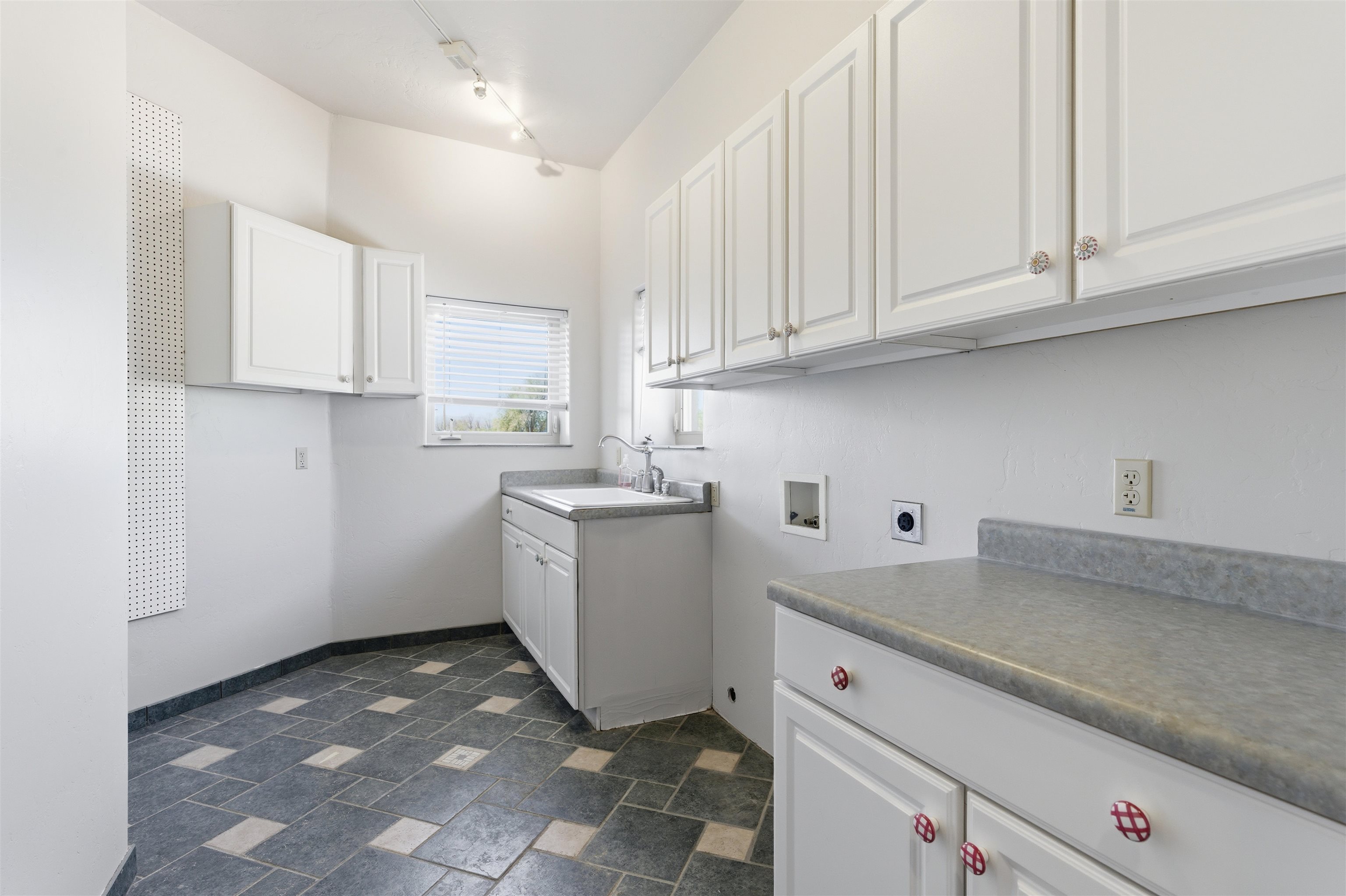 668 33 3/4 Road Property Photo 18
