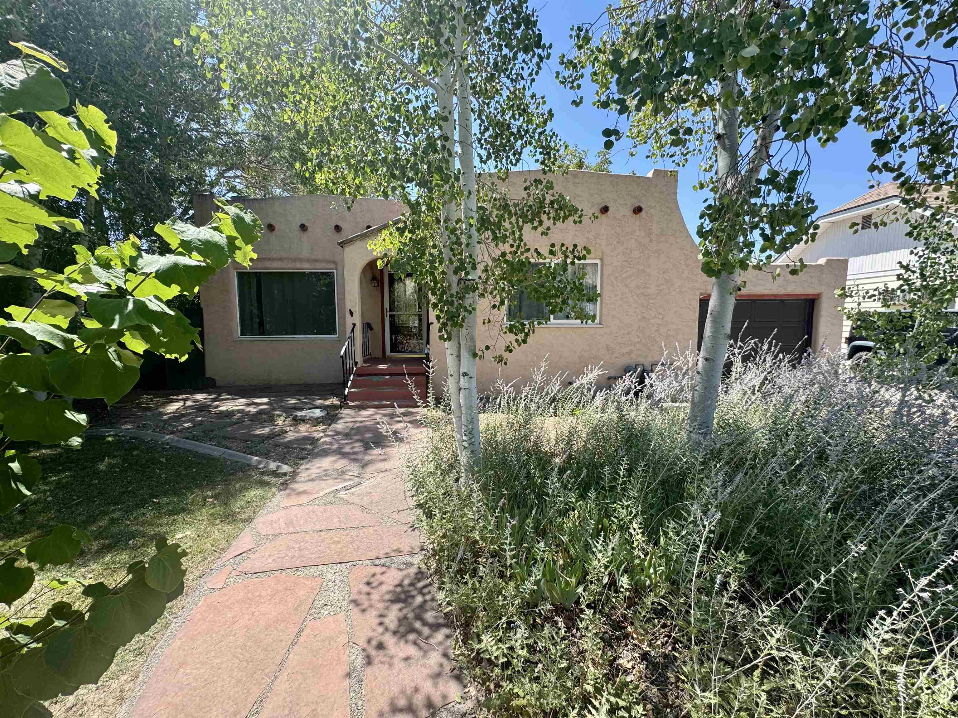 435 W 4th Street Property Photo 1