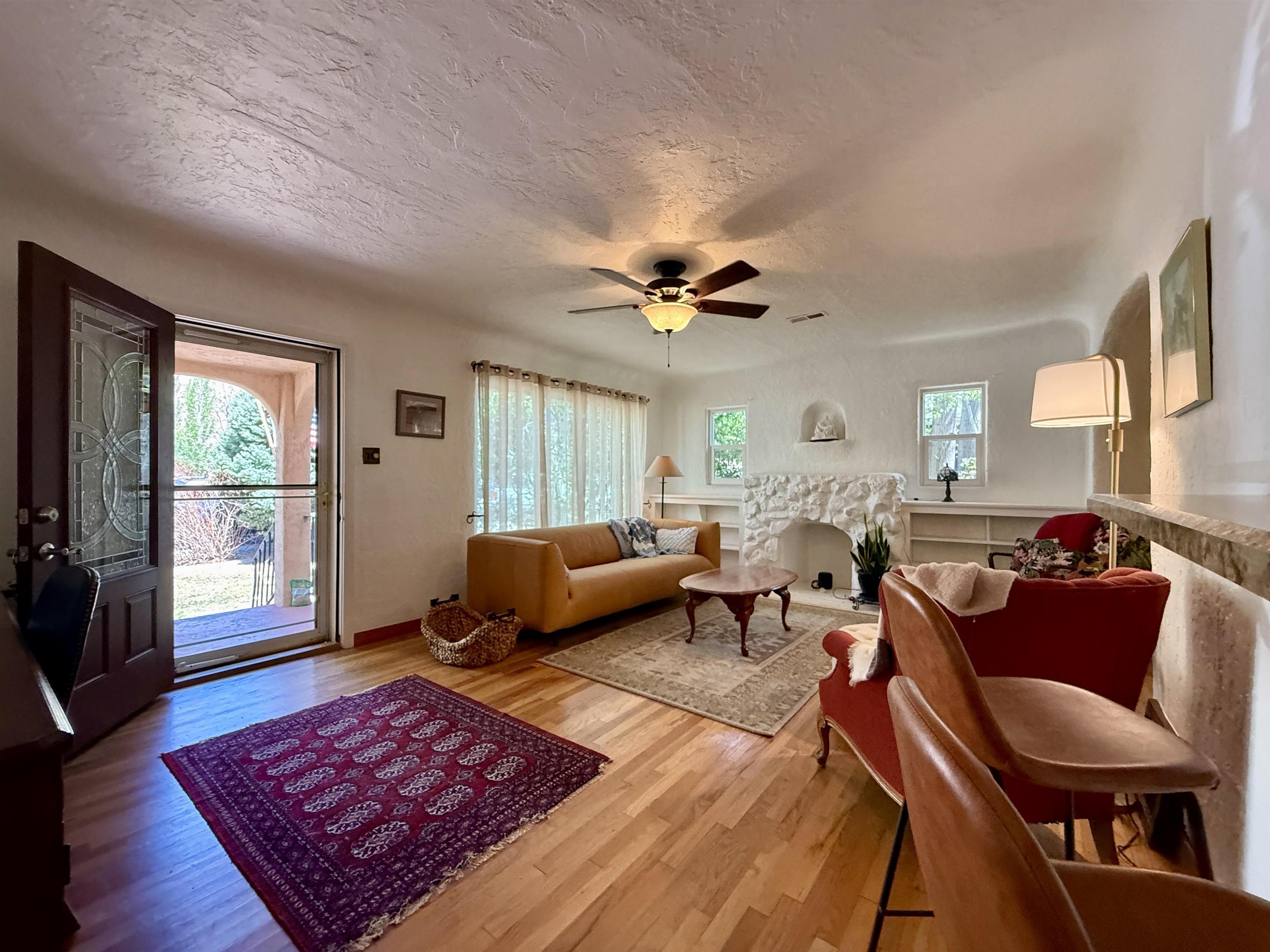 435 W 4th Street Property Photo 4
