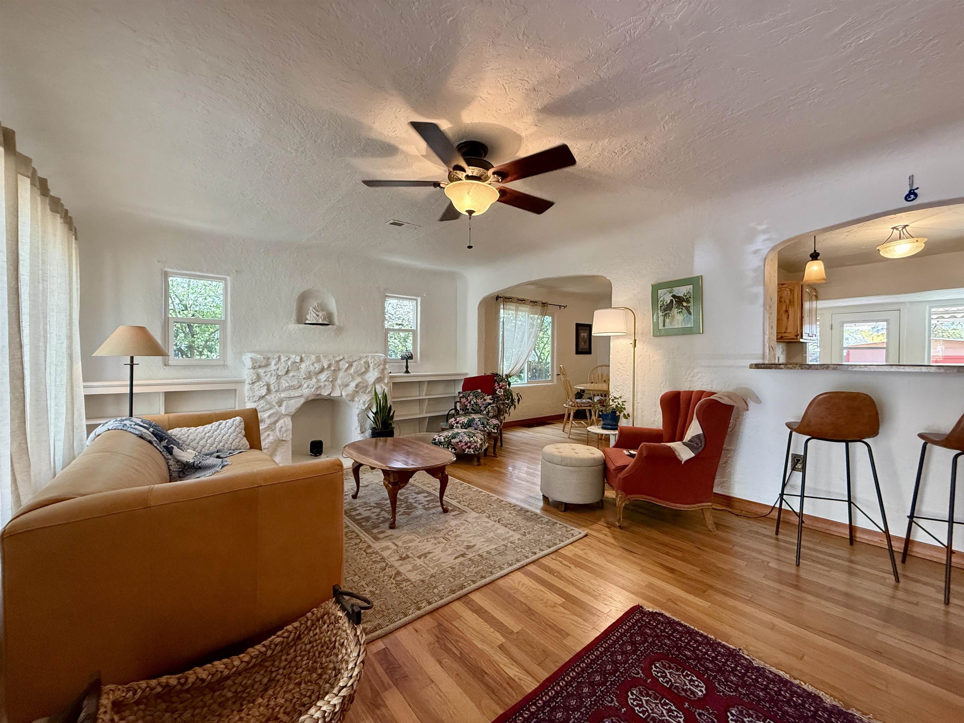 435 W 4th Street Property Photo 5