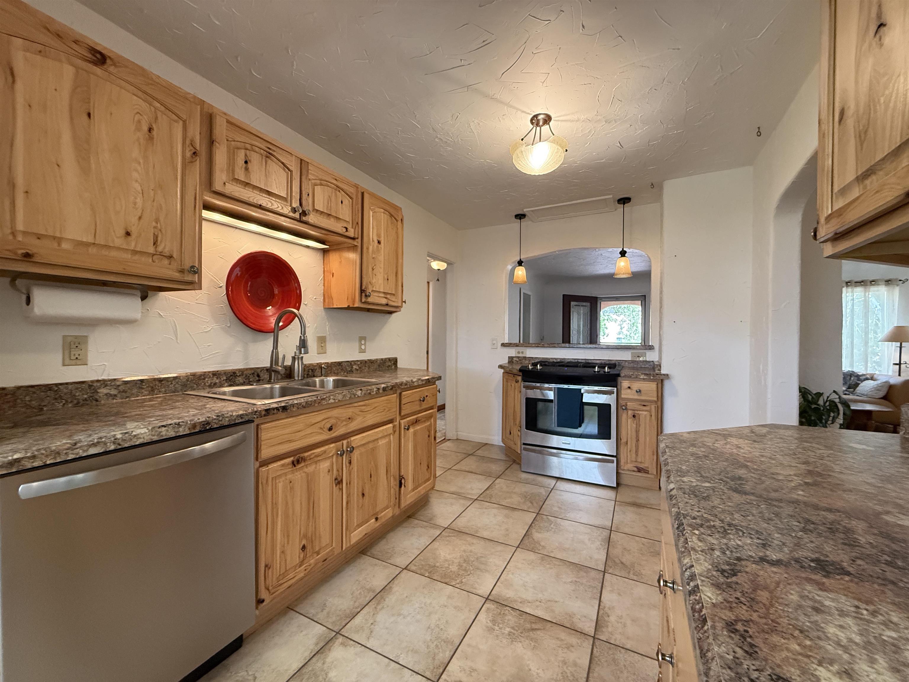 435 W 4th Street Property Photo 6