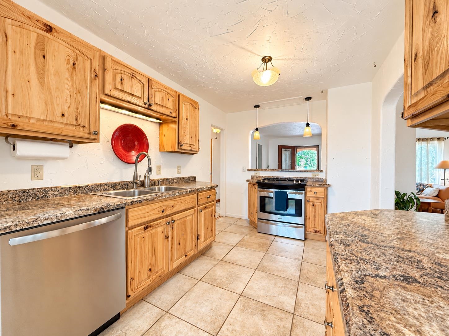 435 W 4th Street Property Photo 6