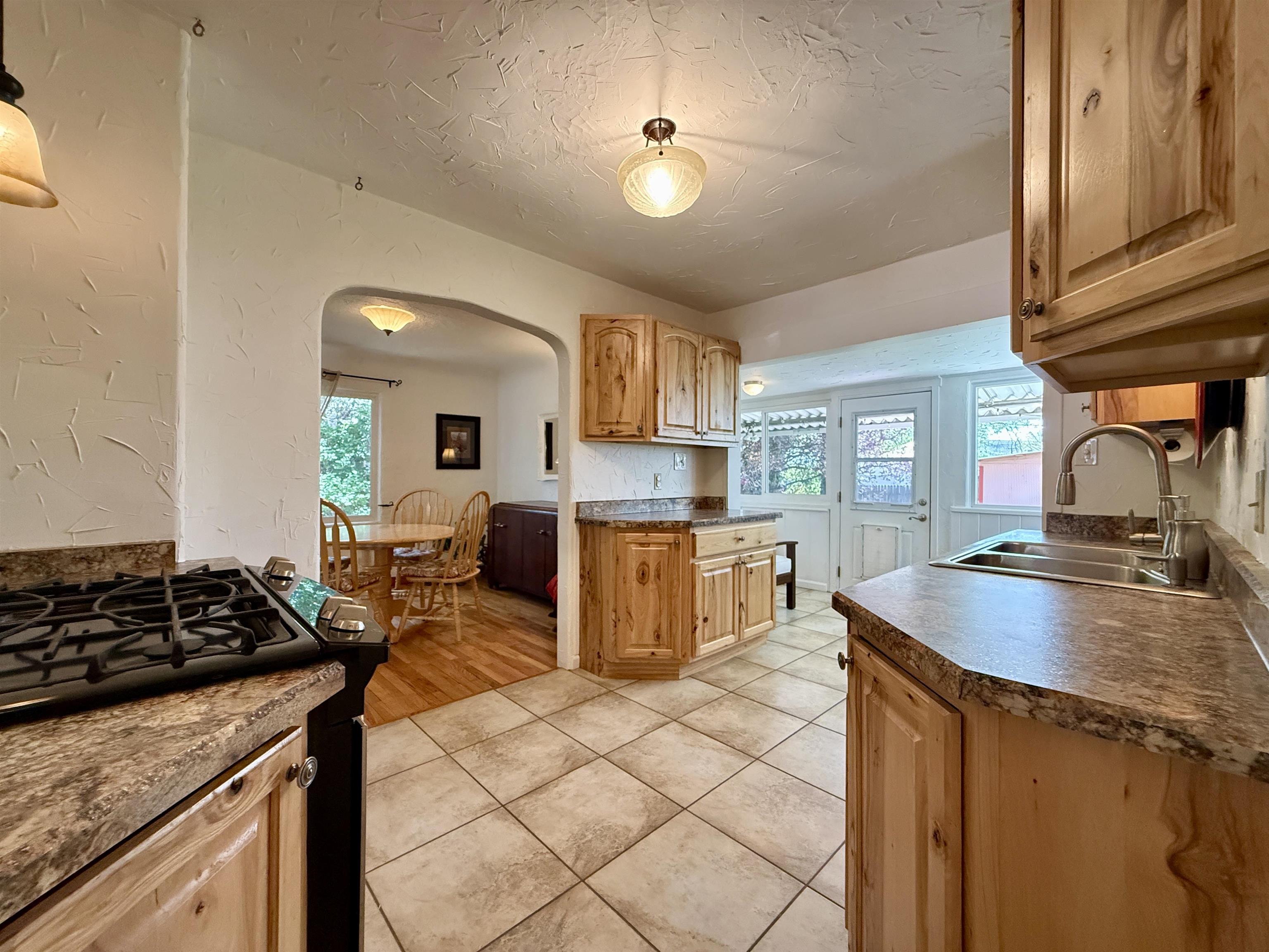 435 W 4th Street Property Photo 7