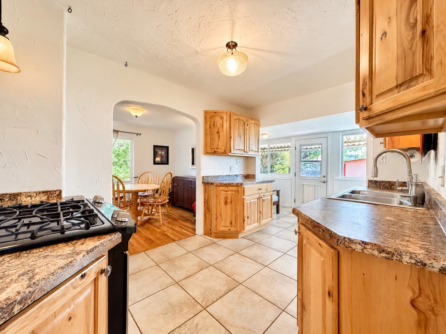 435 W 4th Street Property Photo 7