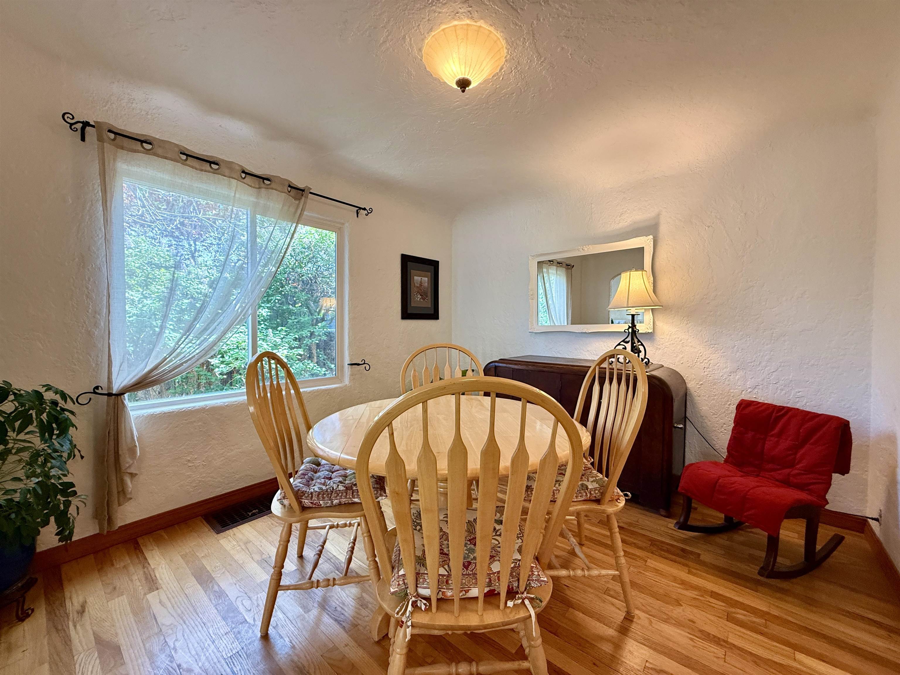 435 W 4th Street Property Photo 8