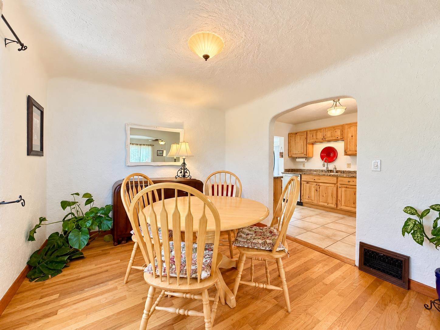 435 W 4th Street Property Photo 8