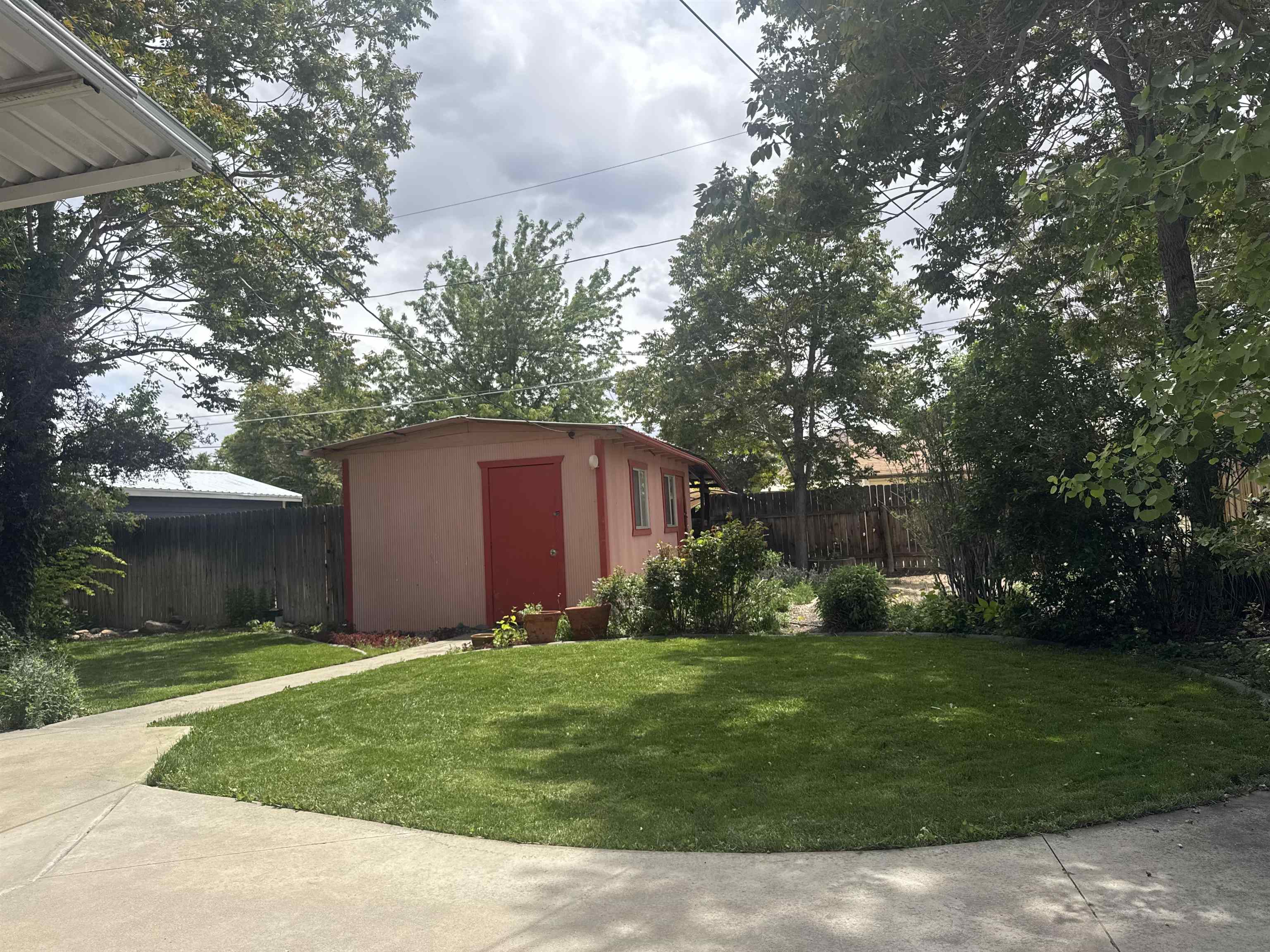 435 W 4th Street Property Photo 19