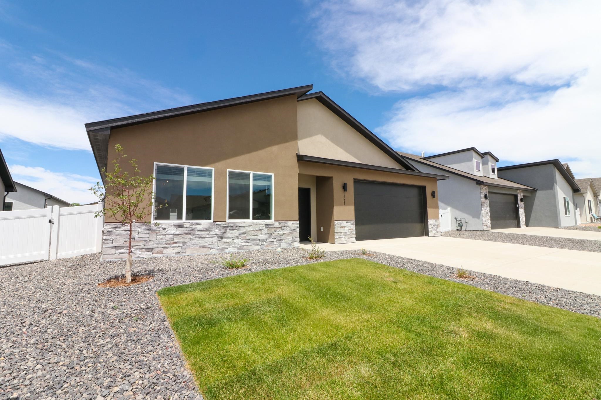 1723 Rusty Rivet Road Property Photo 1