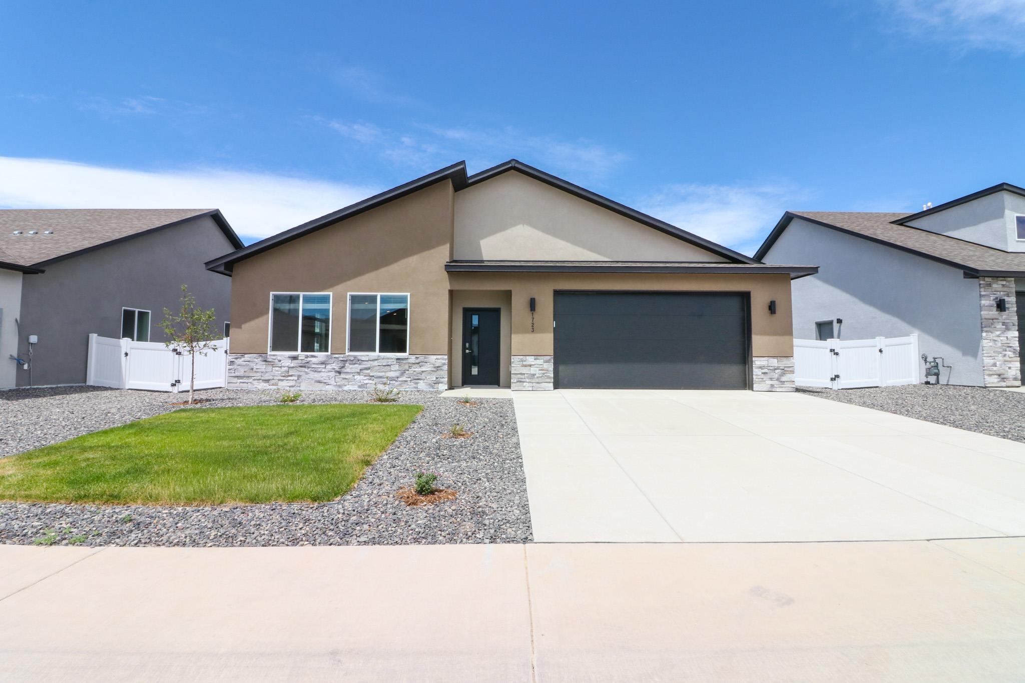 1723 Rusty Rivet Road Property Photo 2