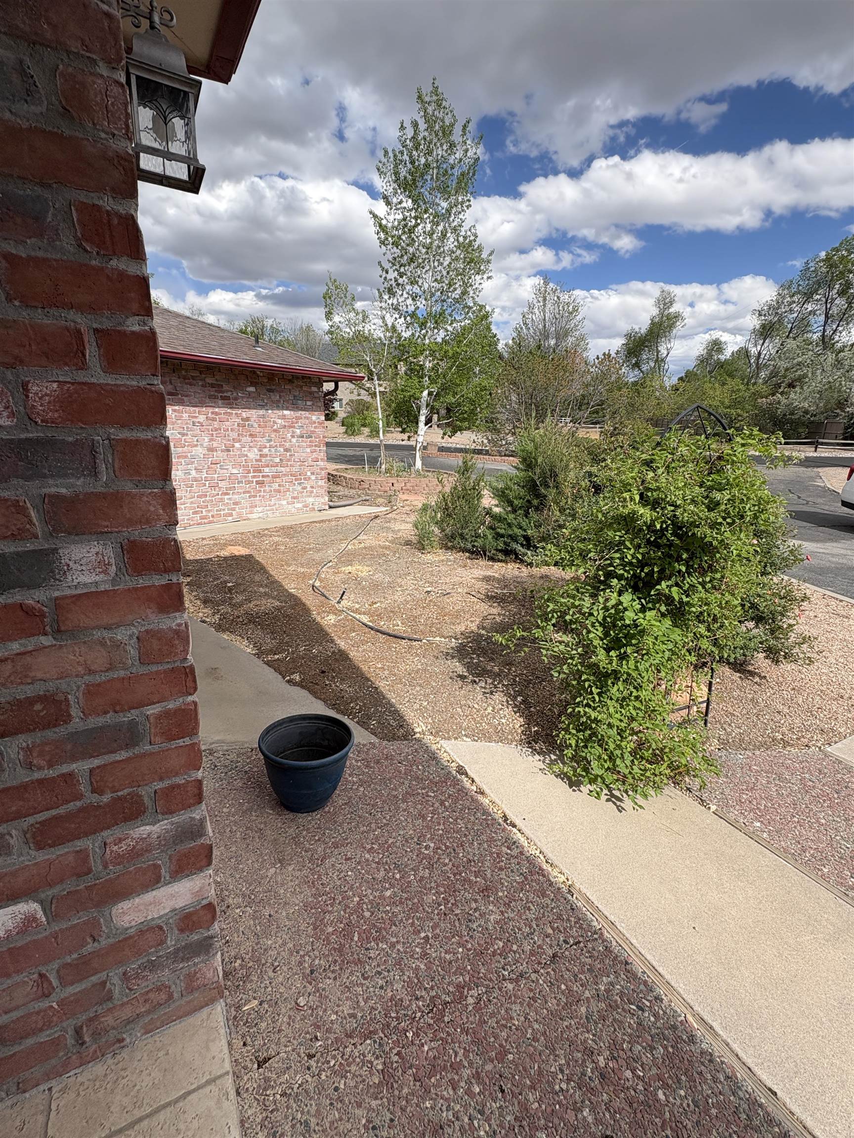 679 Stepaside Drive Property Photo 2