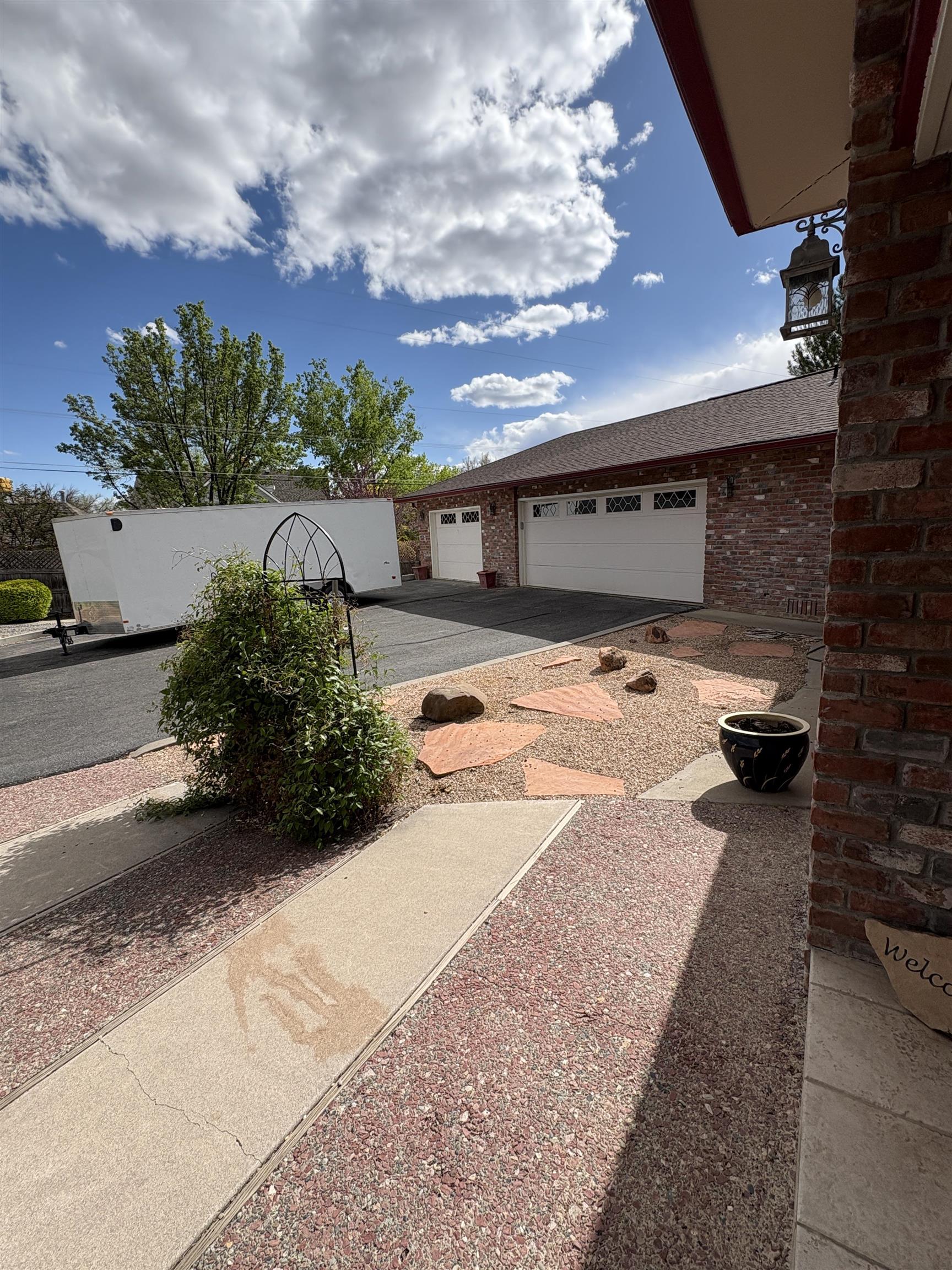 679 Stepaside Drive Property Photo 3