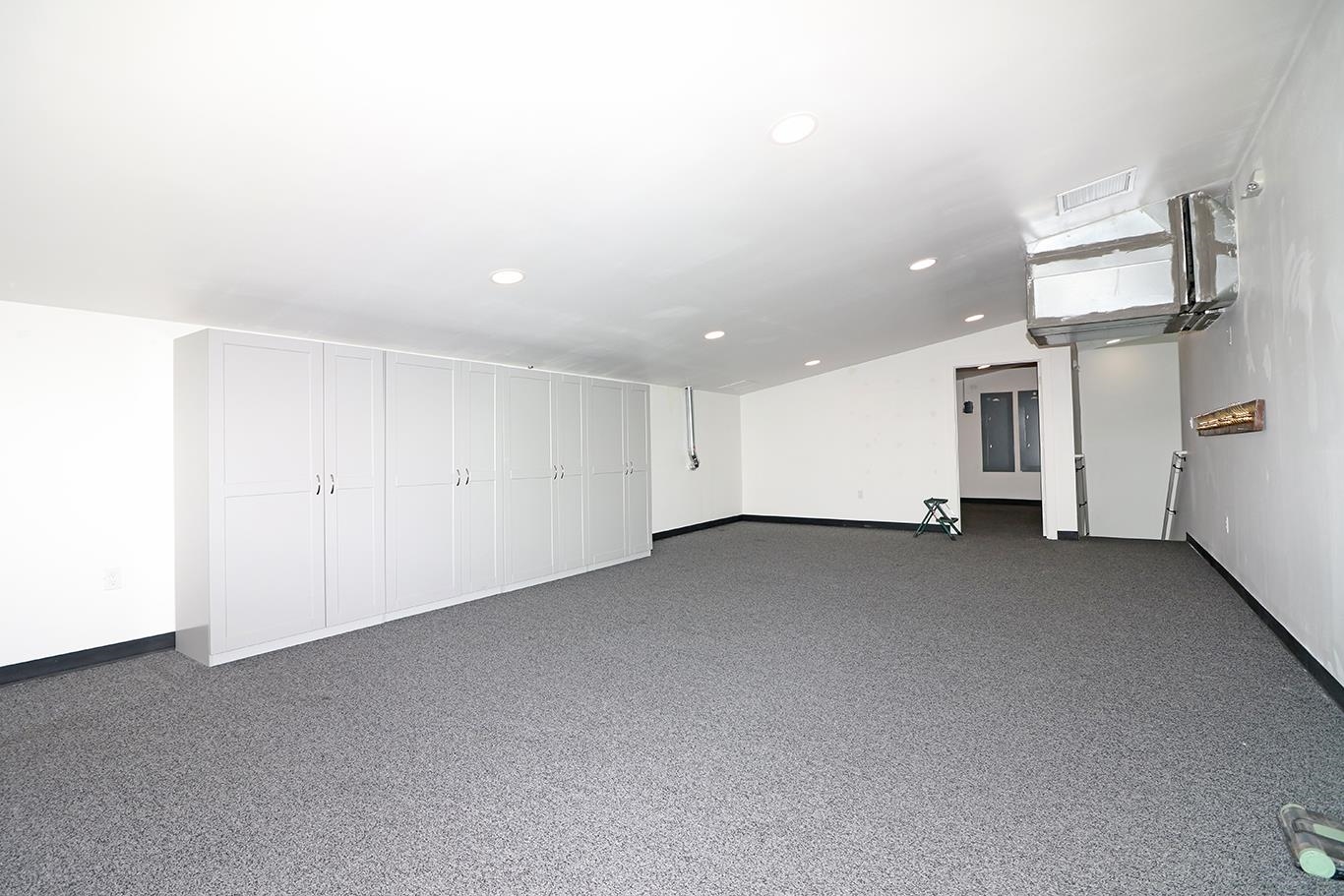 879 Struthers Avenue Property Photo 20