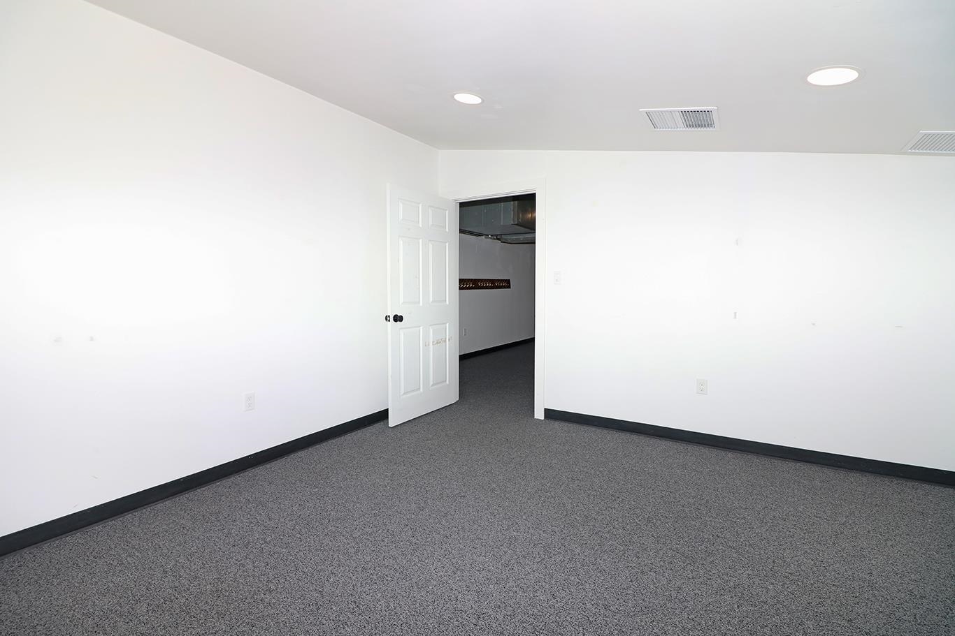 879 Struthers Avenue Property Photo 22