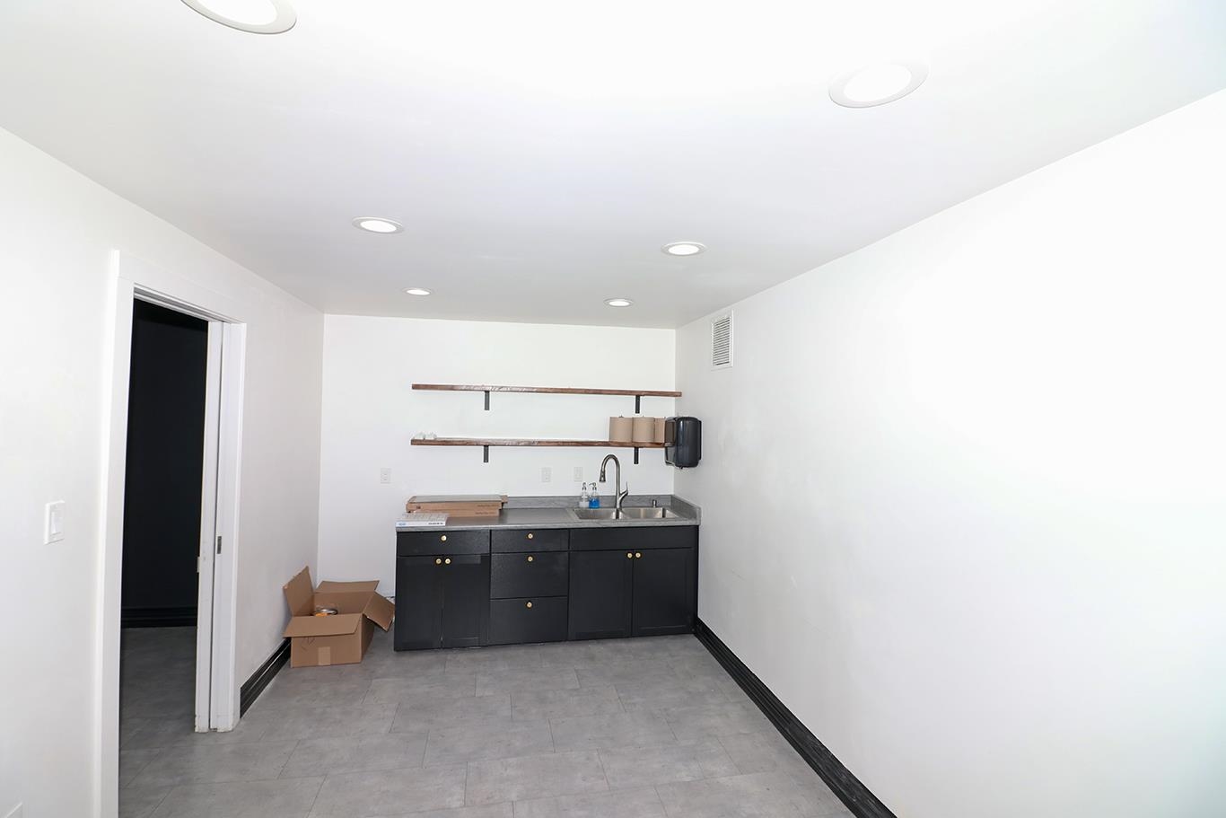 879 Struthers Avenue Property Photo 24