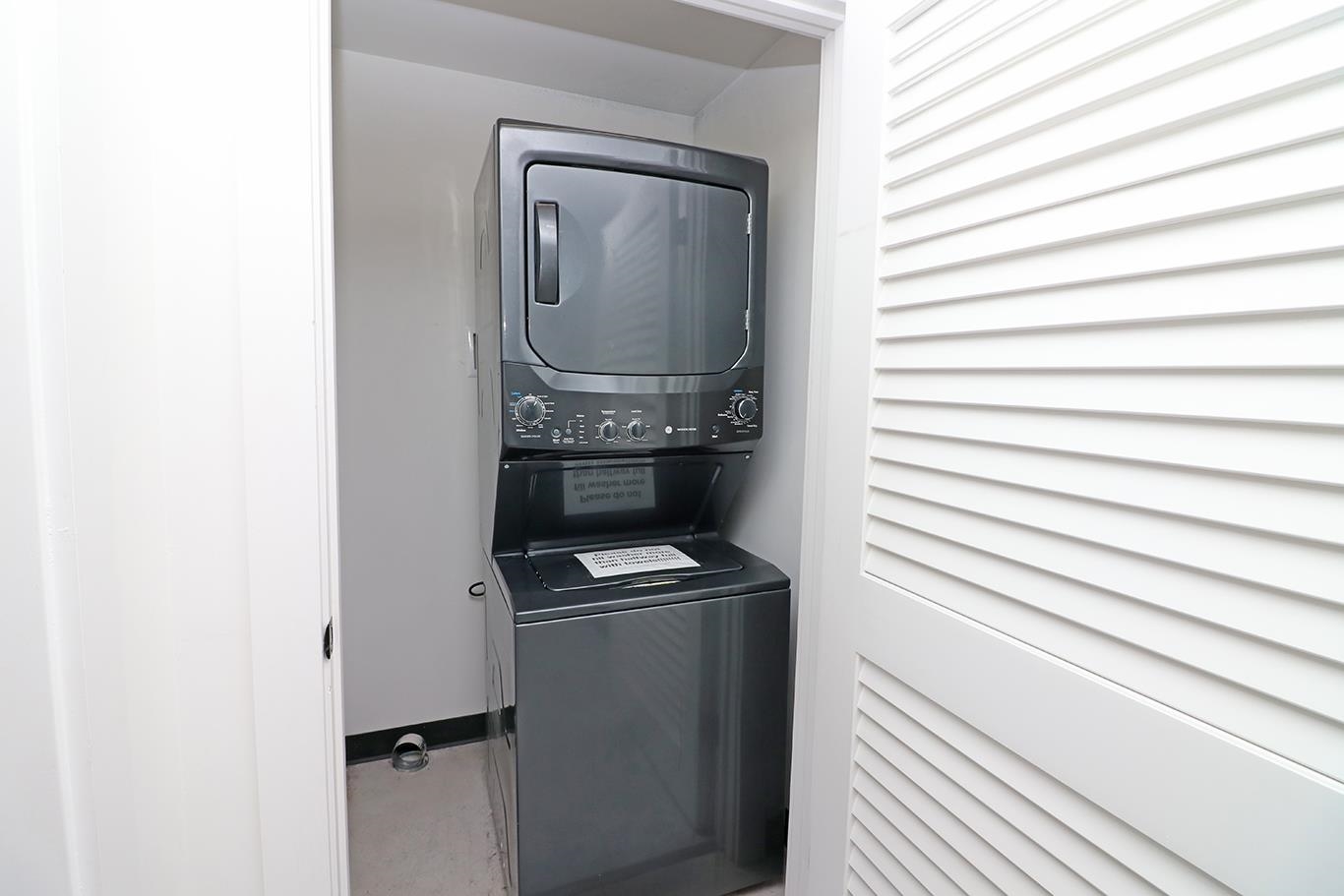 879 Struthers Avenue Property Photo 30