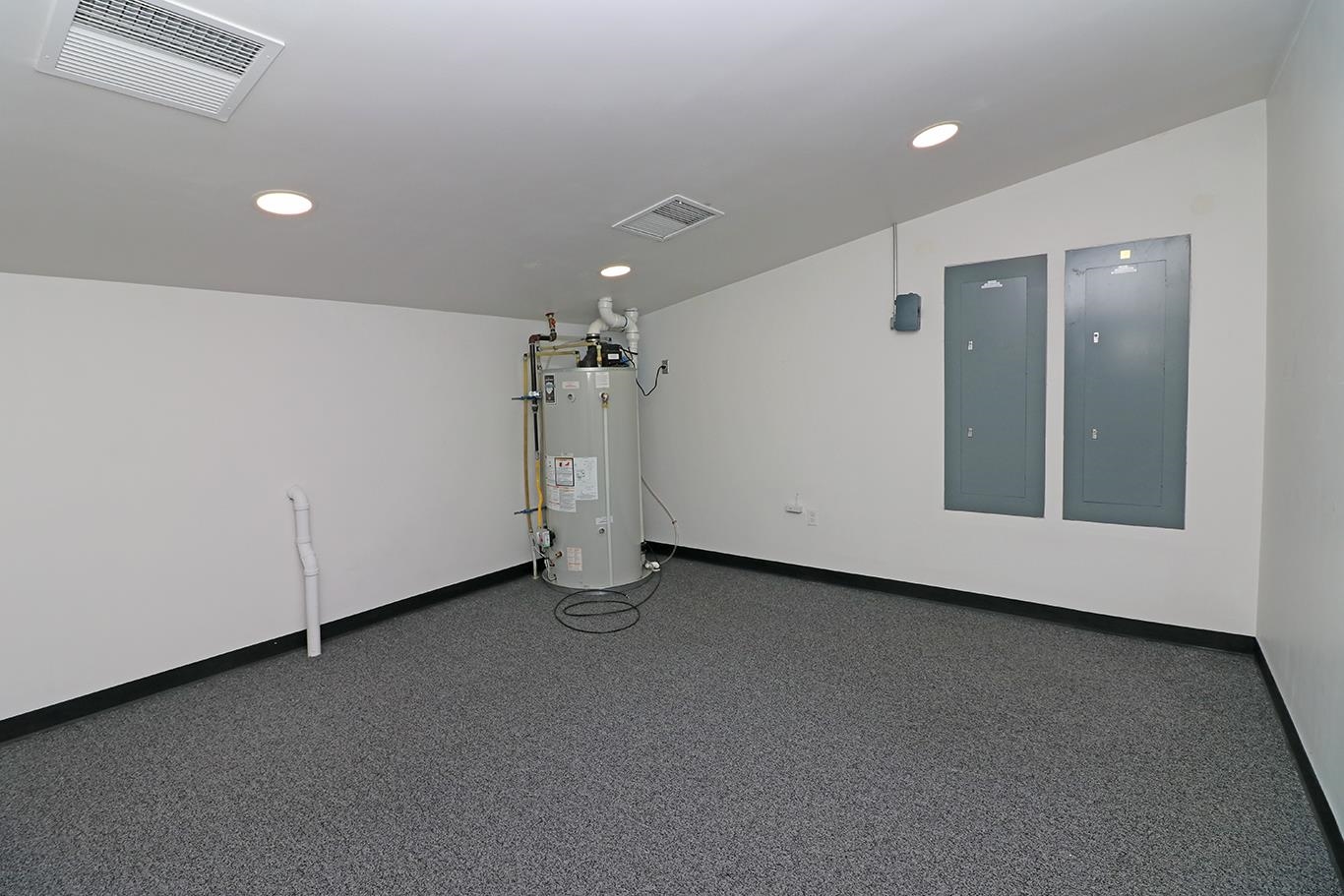 879 Struthers Avenue Property Photo 35