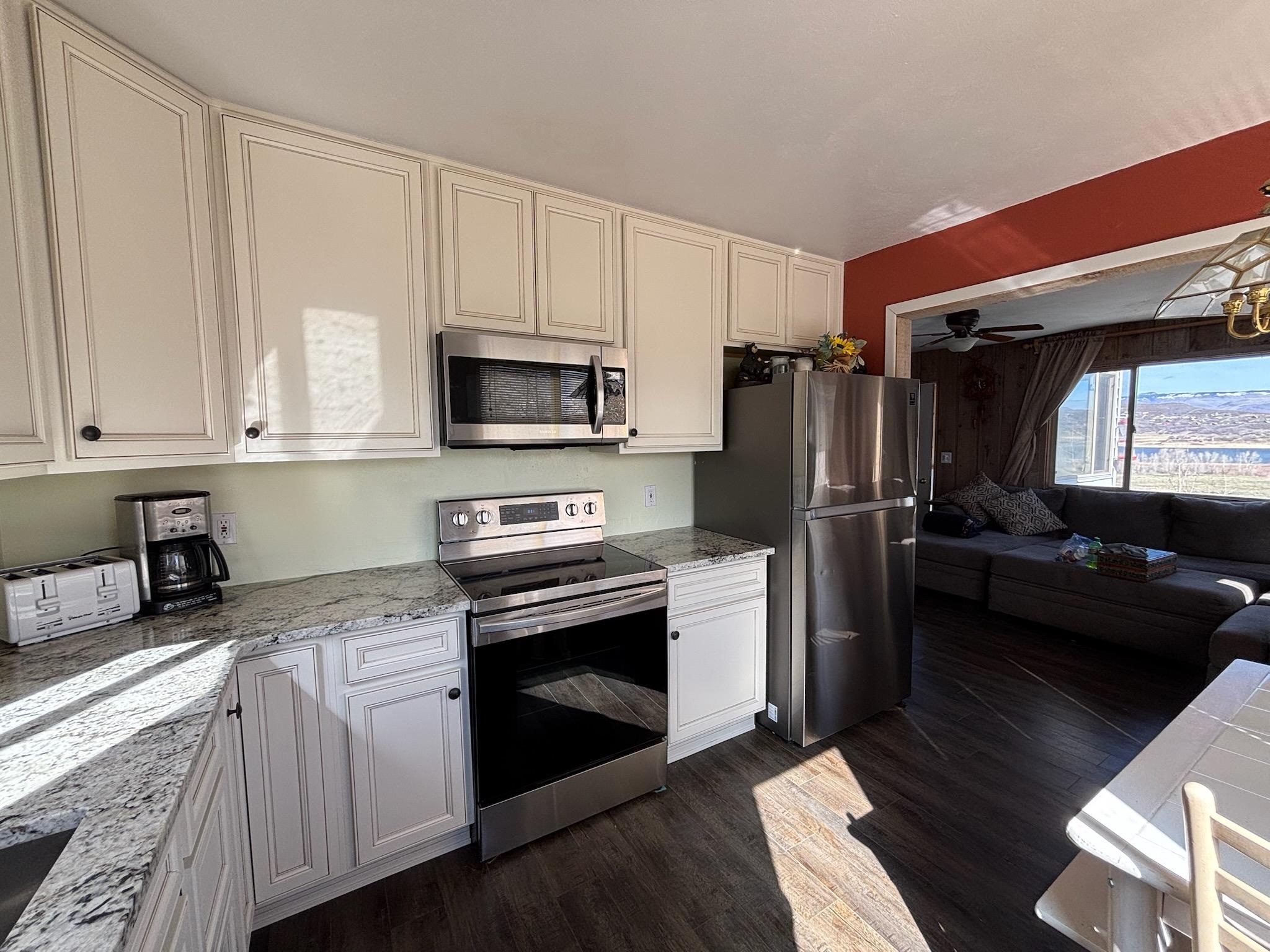 14496 Parkview Drive Property Photo 3
