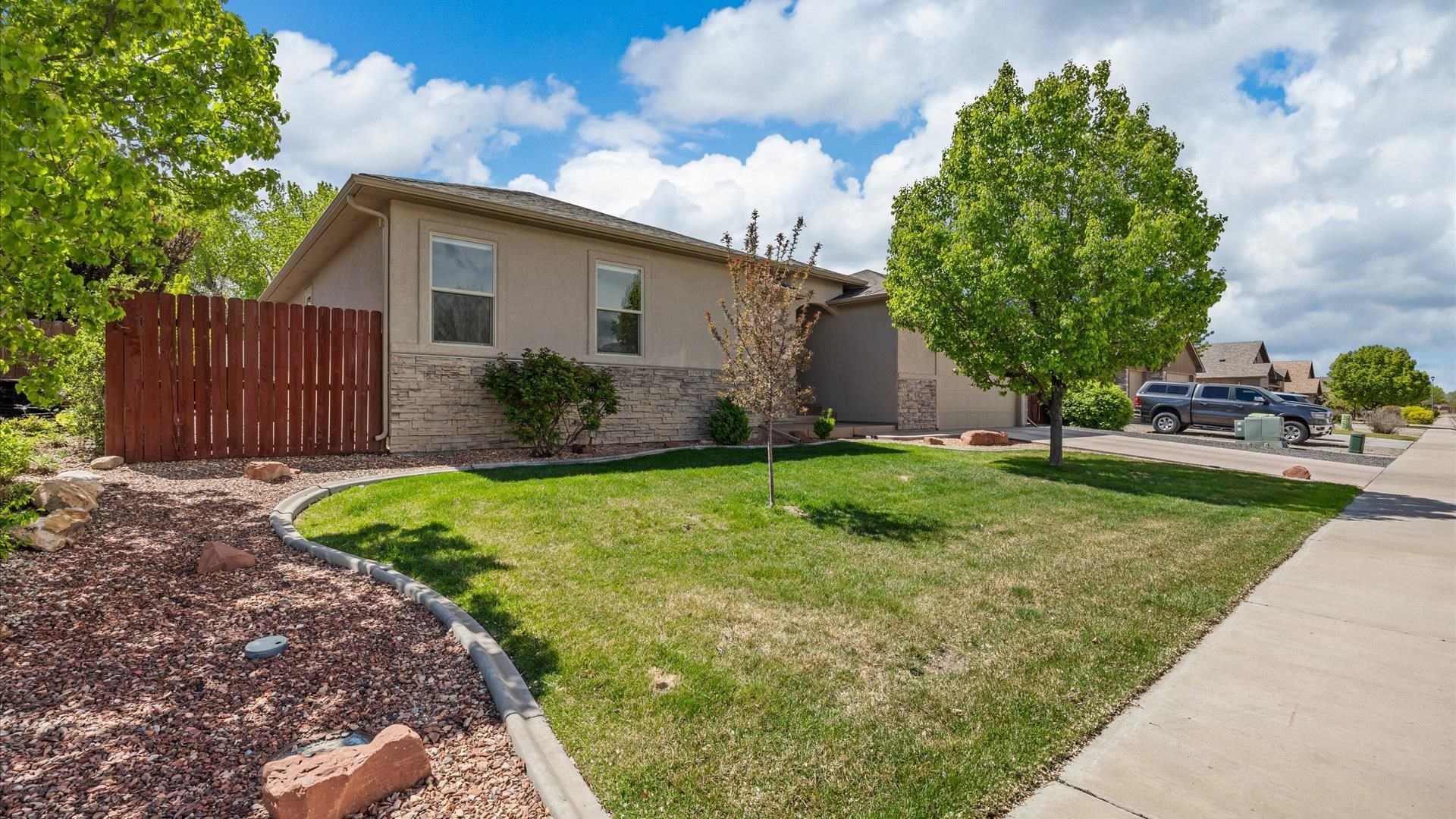 1712 Powis Lane Property Photo 4