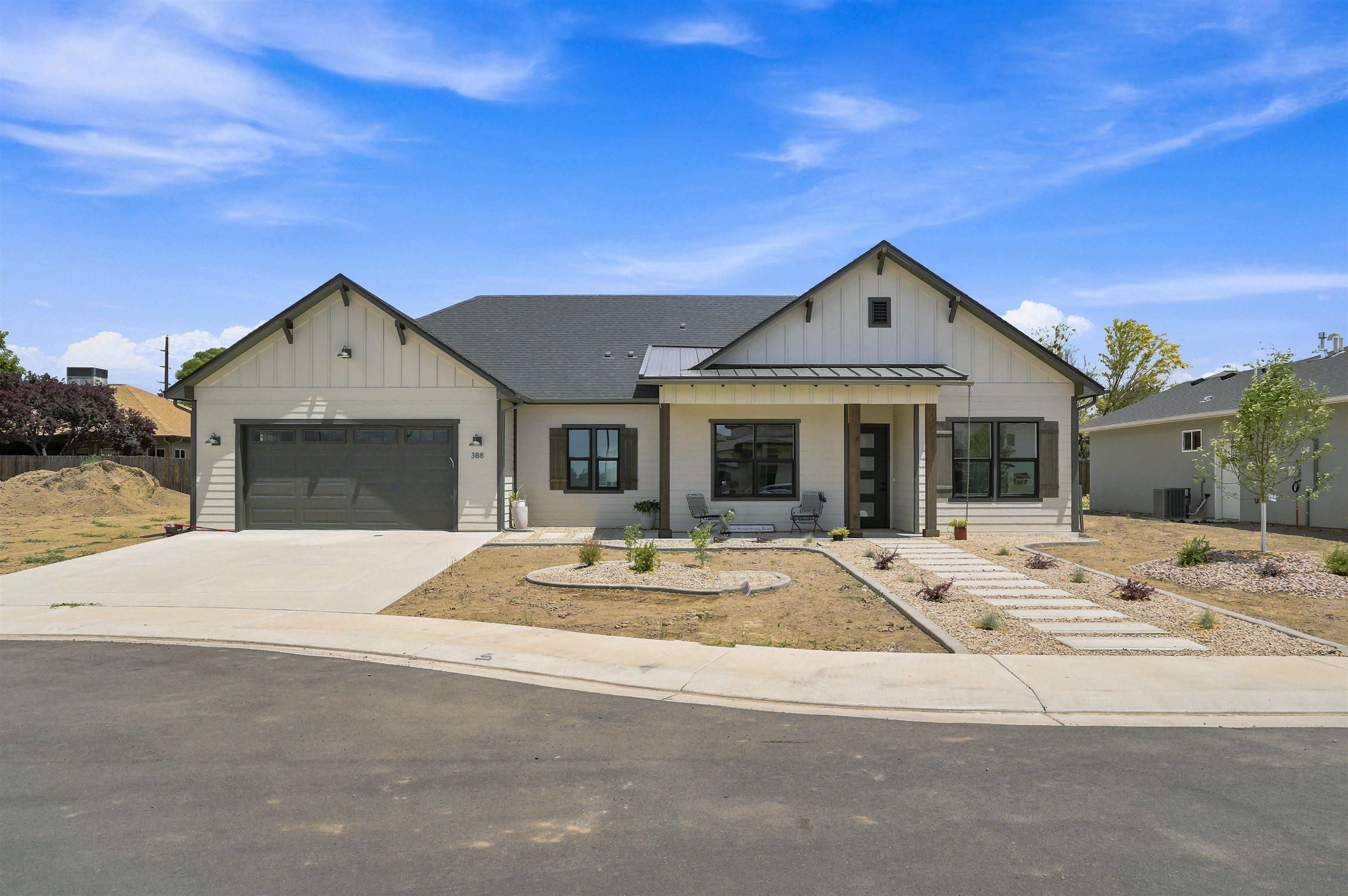 388 Hatchet Canyon Circle Property Photo 1