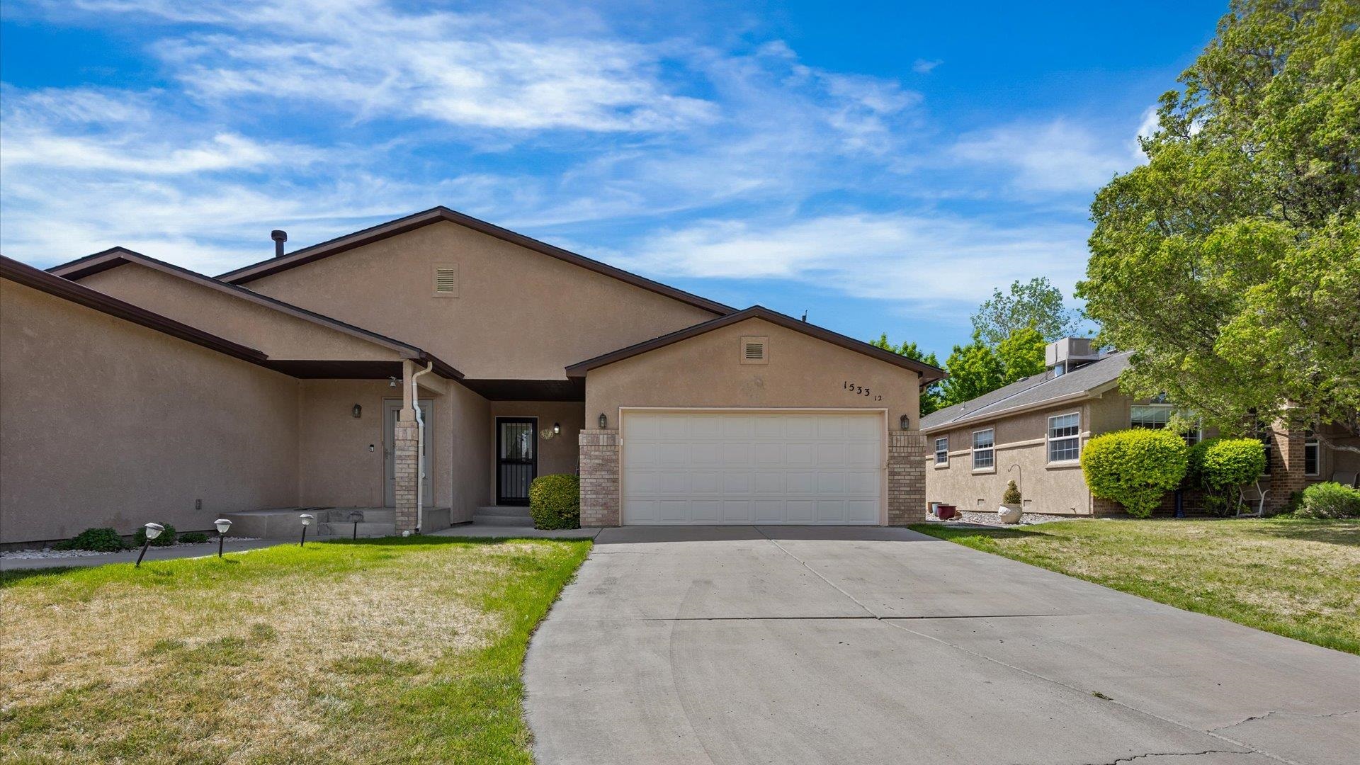 1533 Crest View Way Property Photo 2