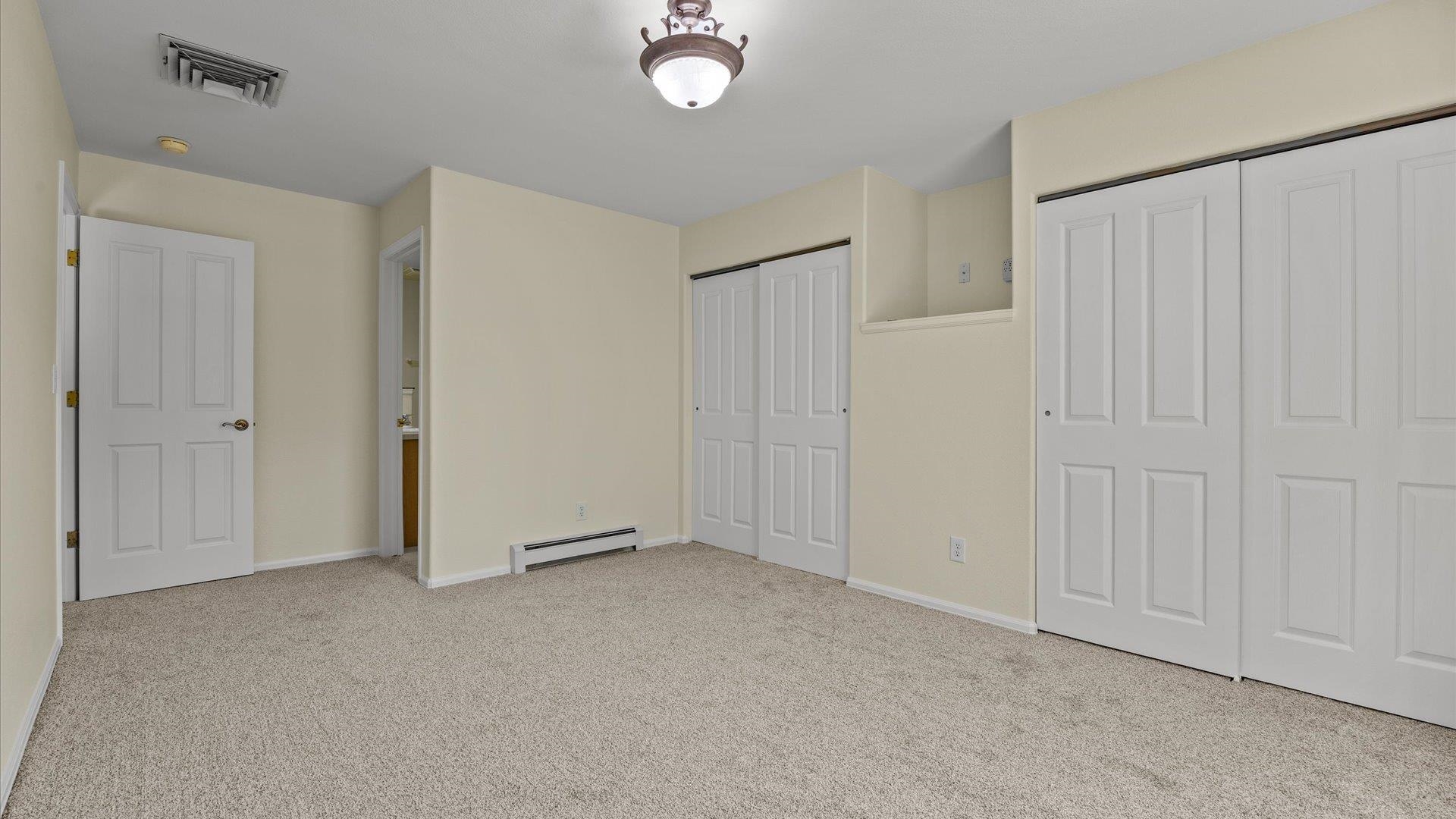1533 Crest View Way Property Photo 10
