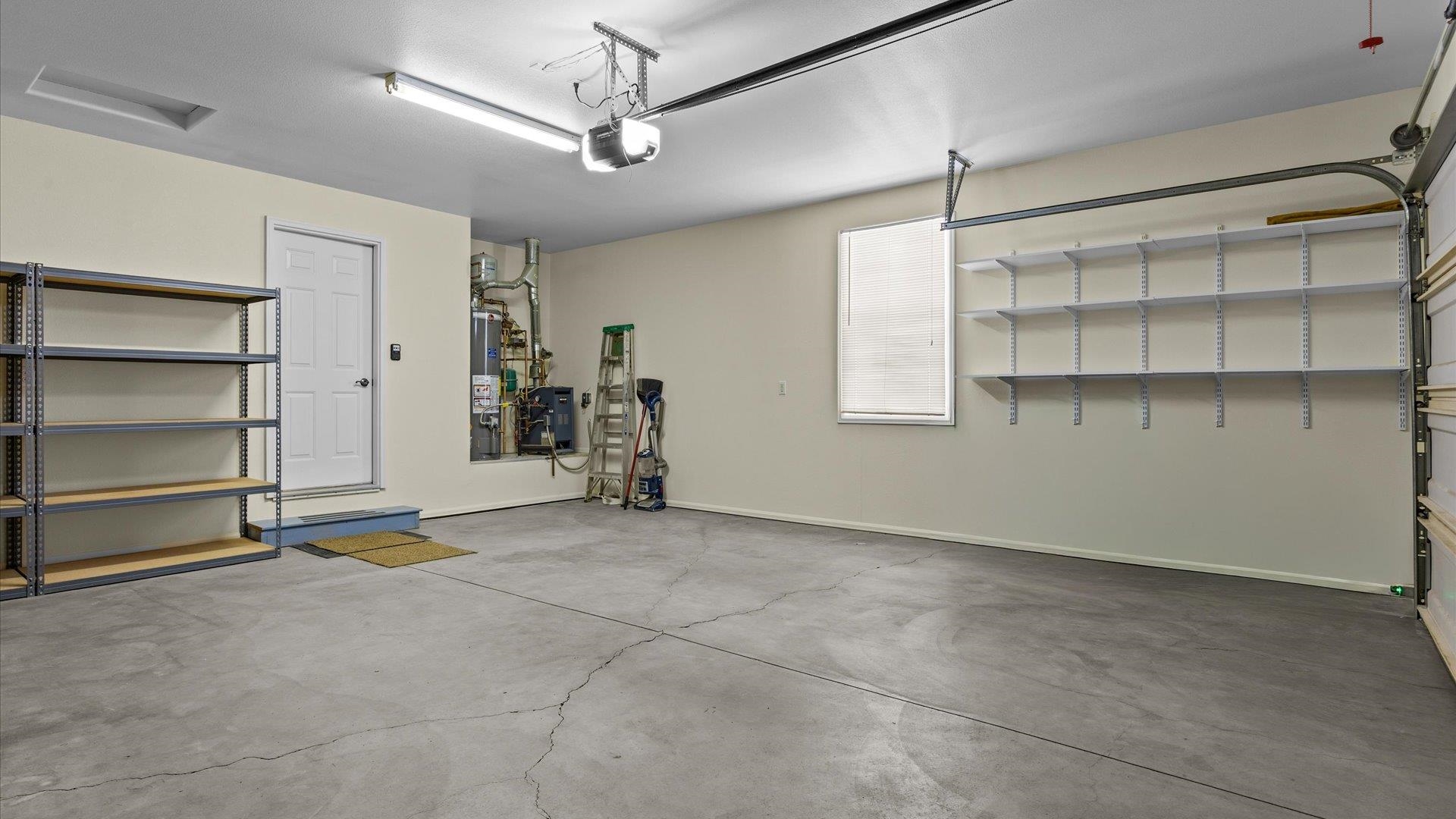 1533 Crest View Way Property Photo 15