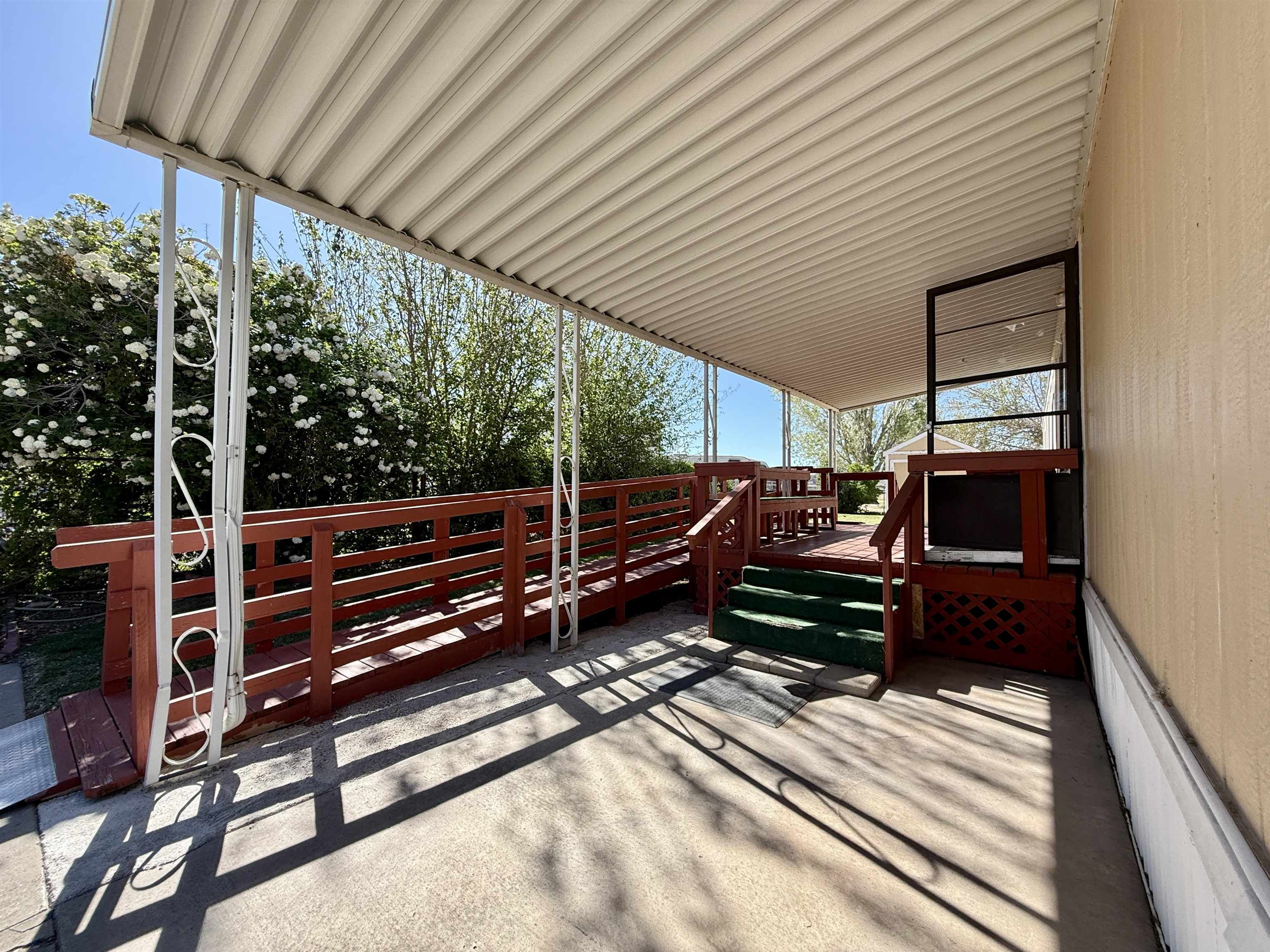 3251 E Road Property Photo 4