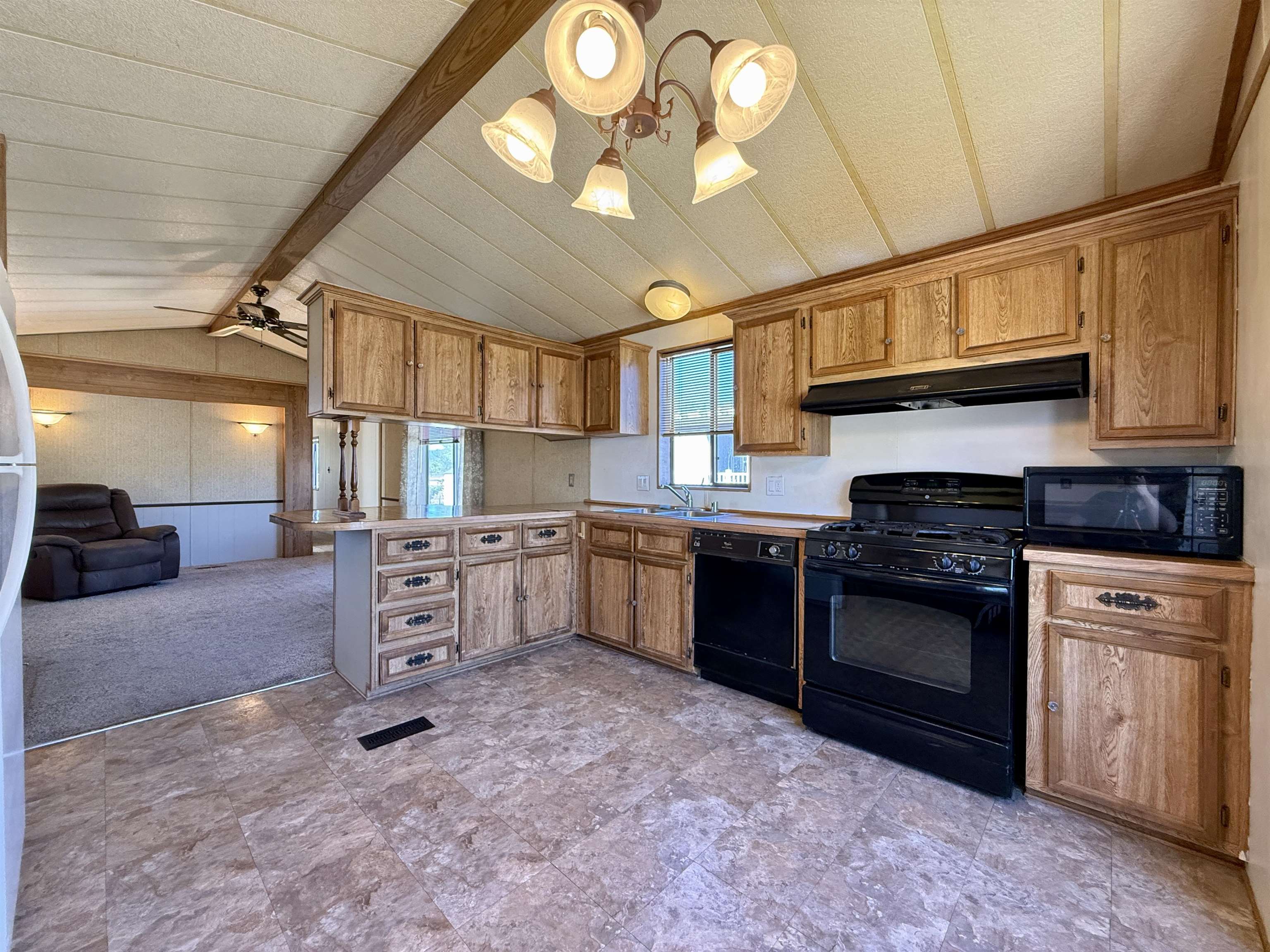 3251 E Road Property Photo 7